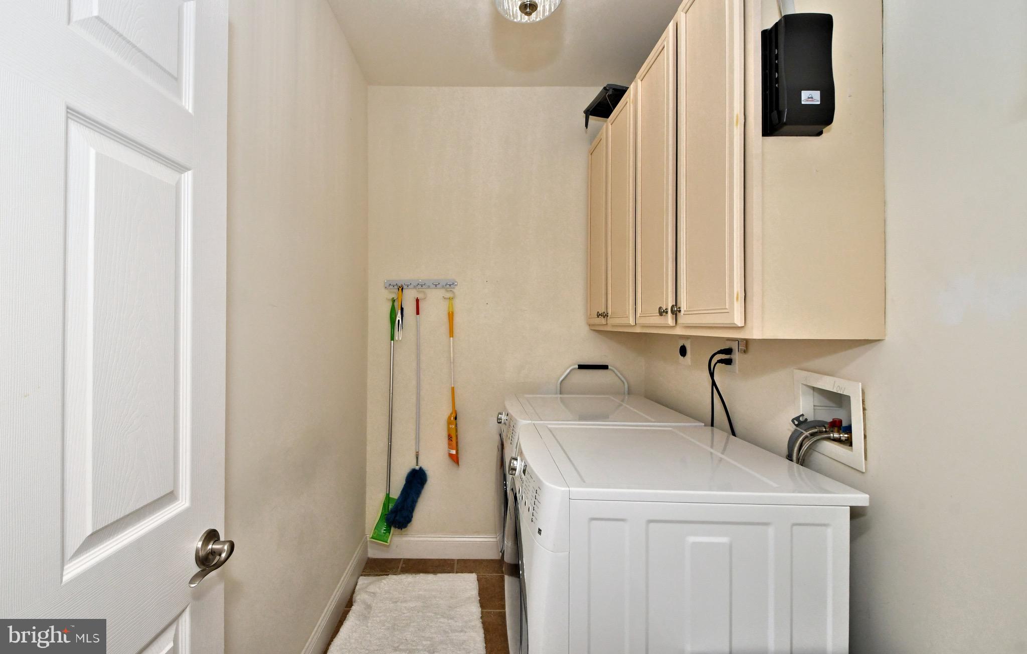 NEWTOWN WALK - Residential