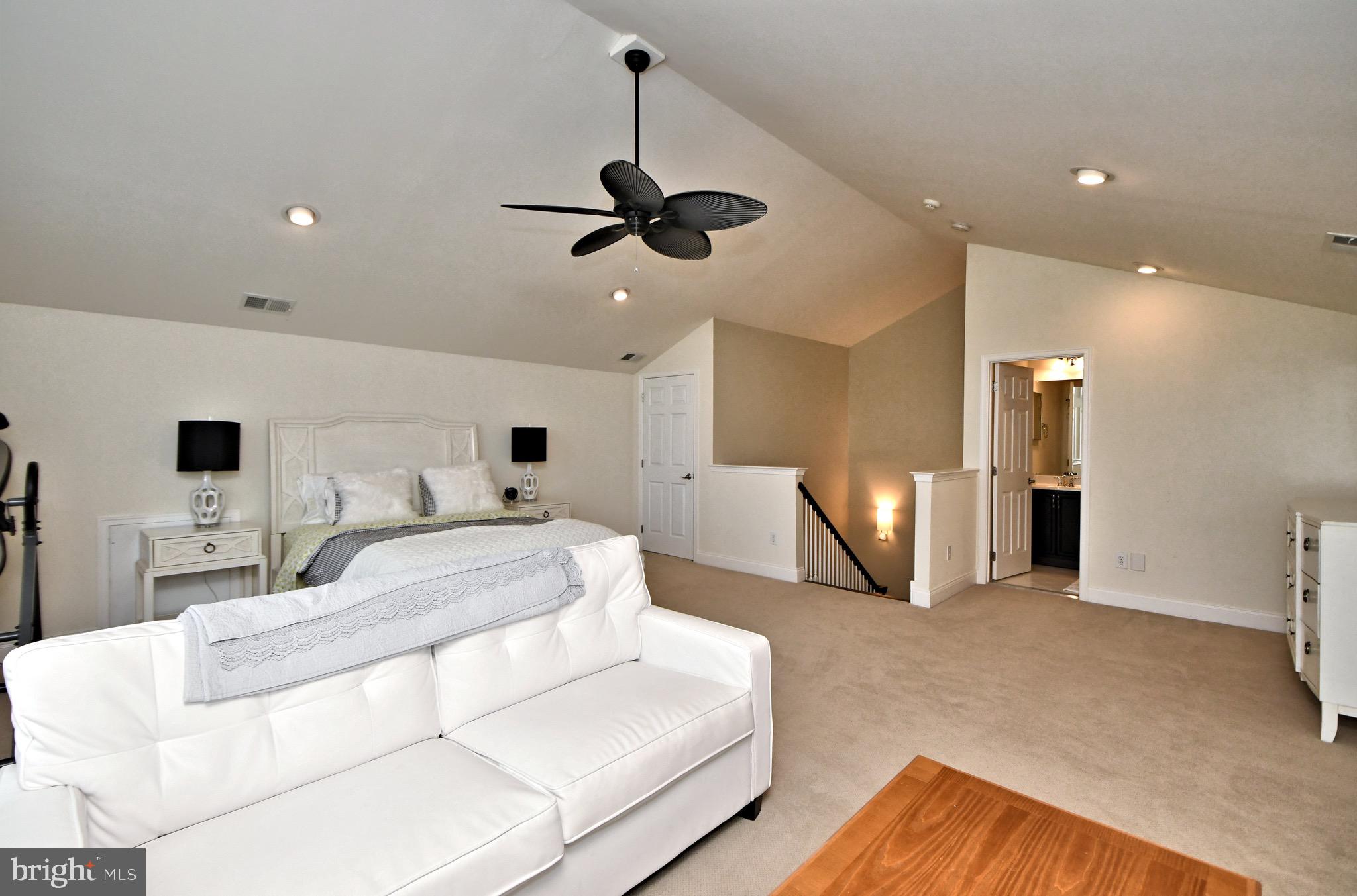 NEWTOWN WALK - Residential