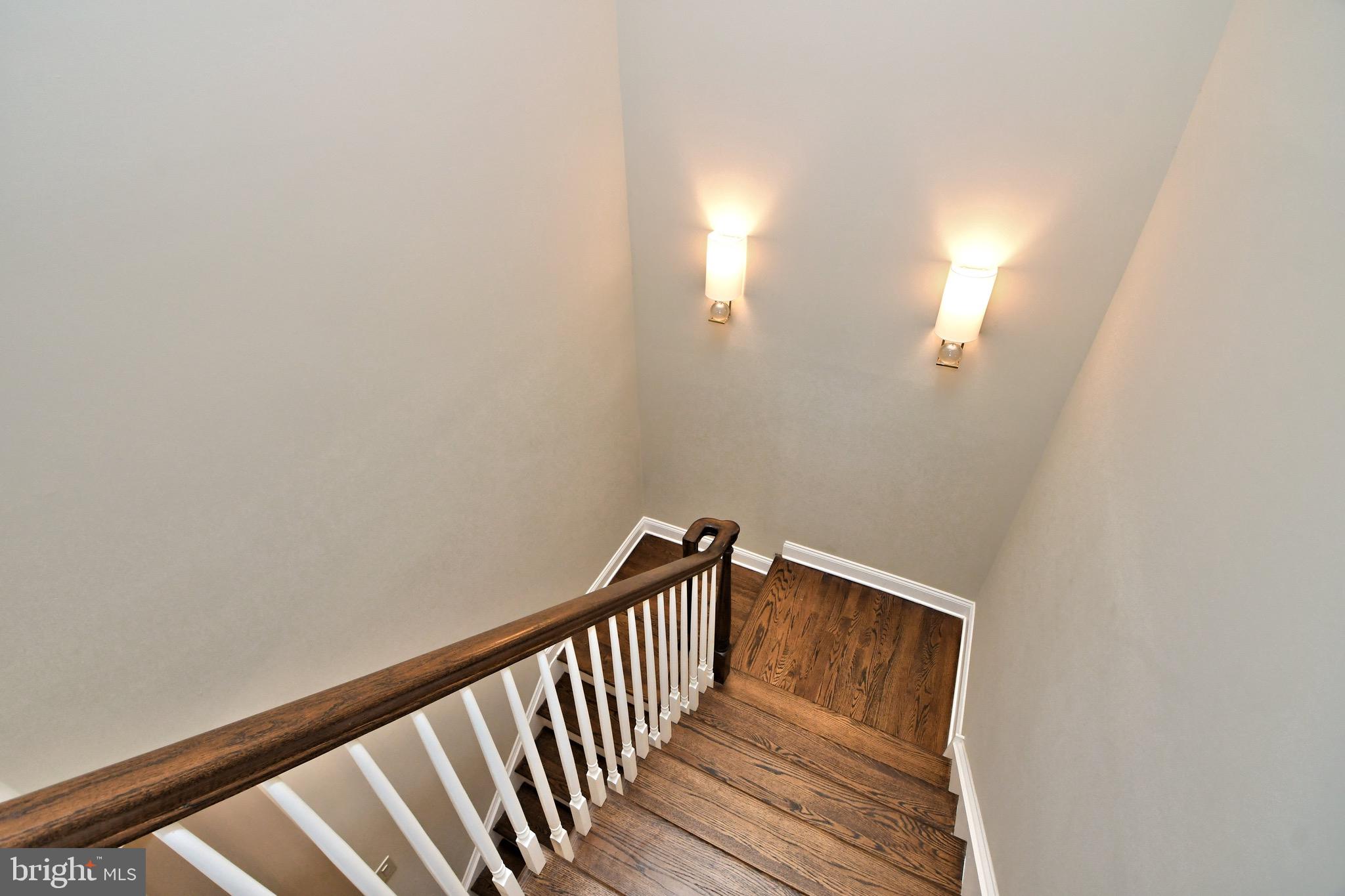 NEWTOWN WALK - Residential