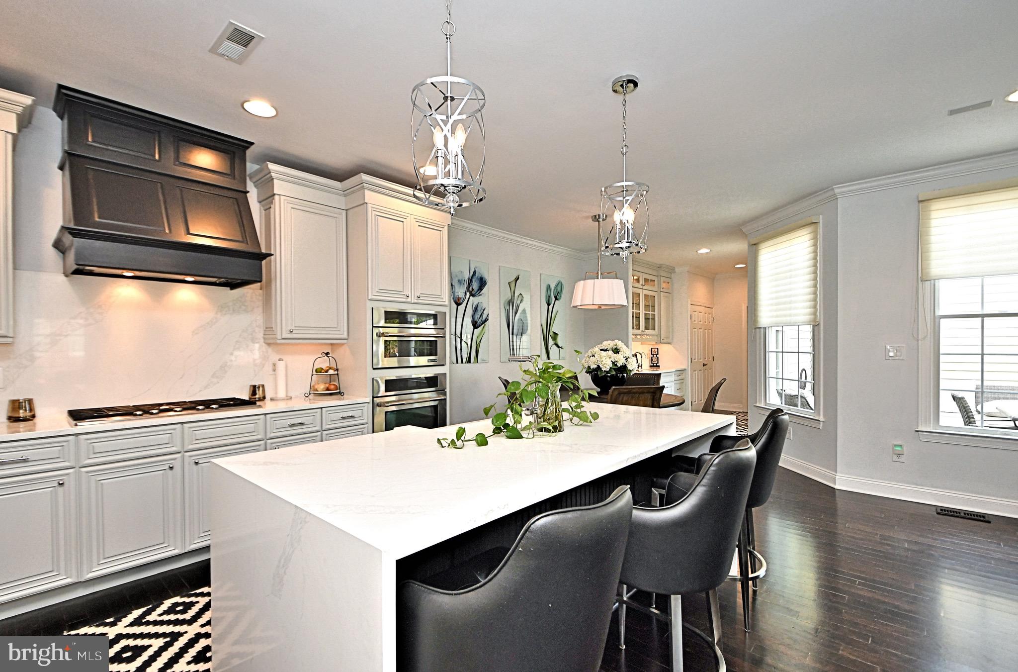 NEWTOWN WALK - Residential