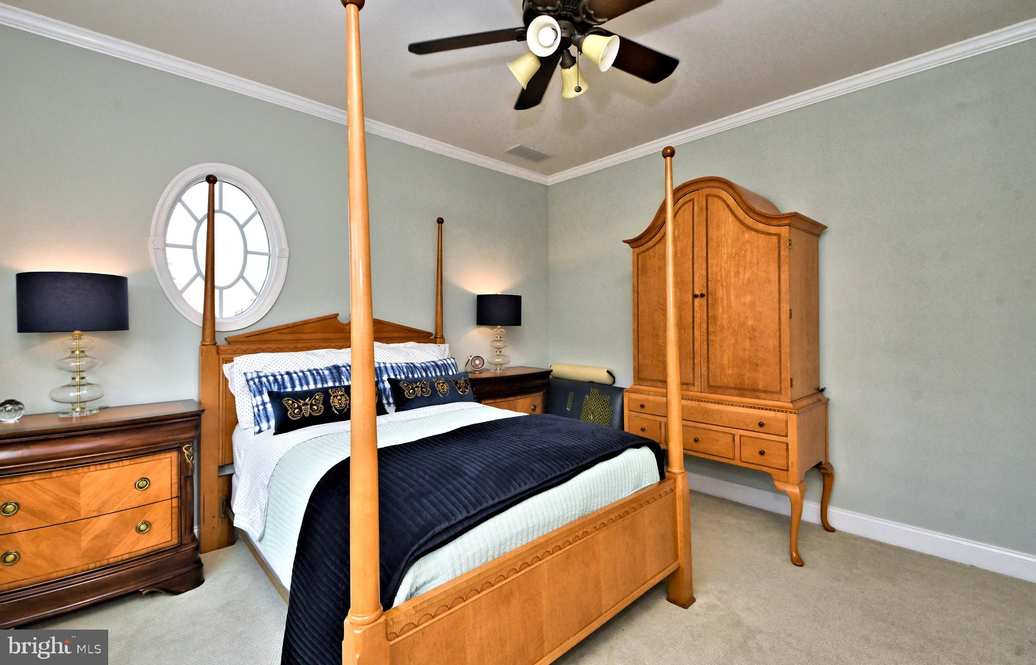 NEWTOWN WALK - Residential