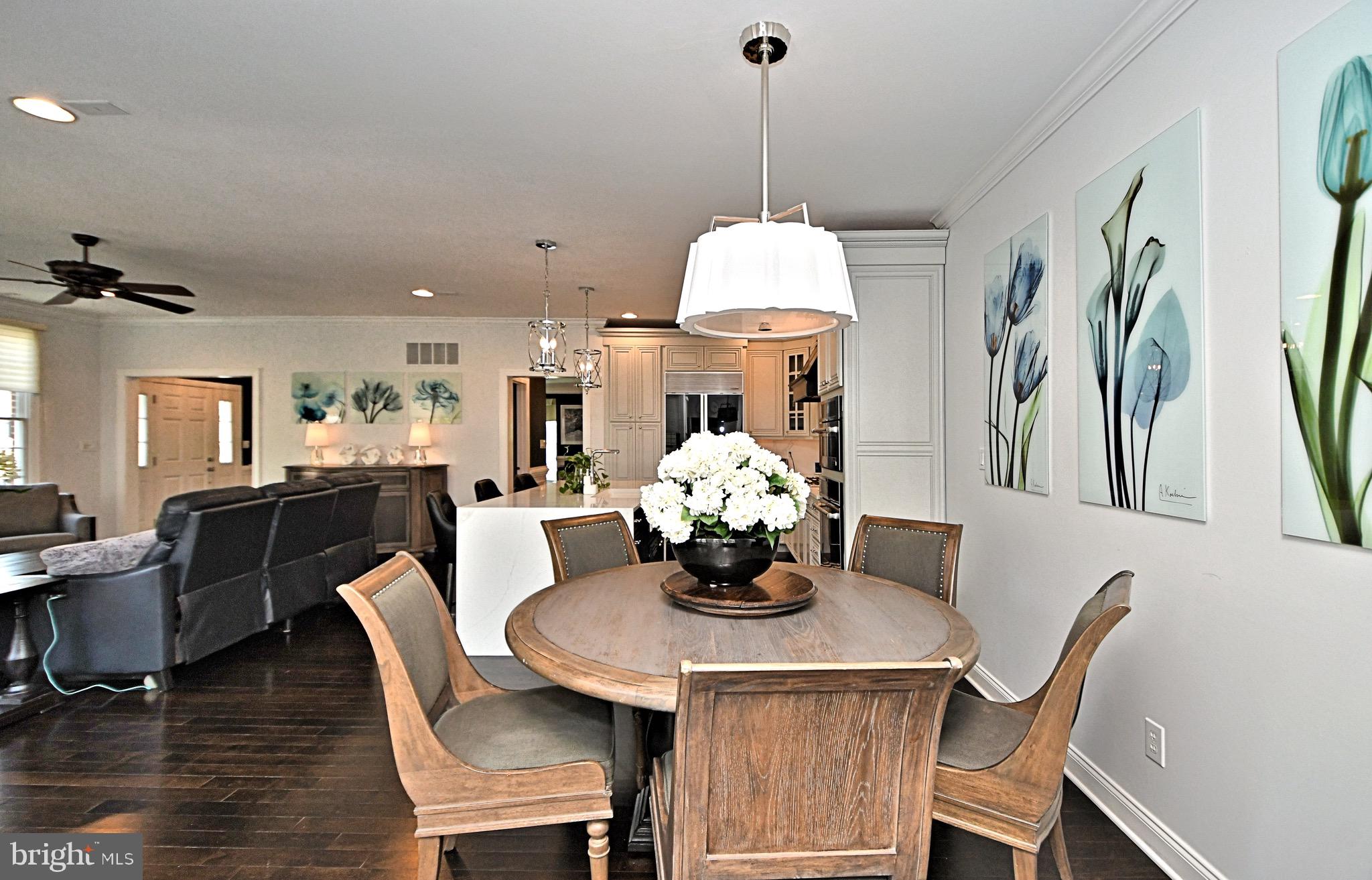 NEWTOWN WALK - Residential