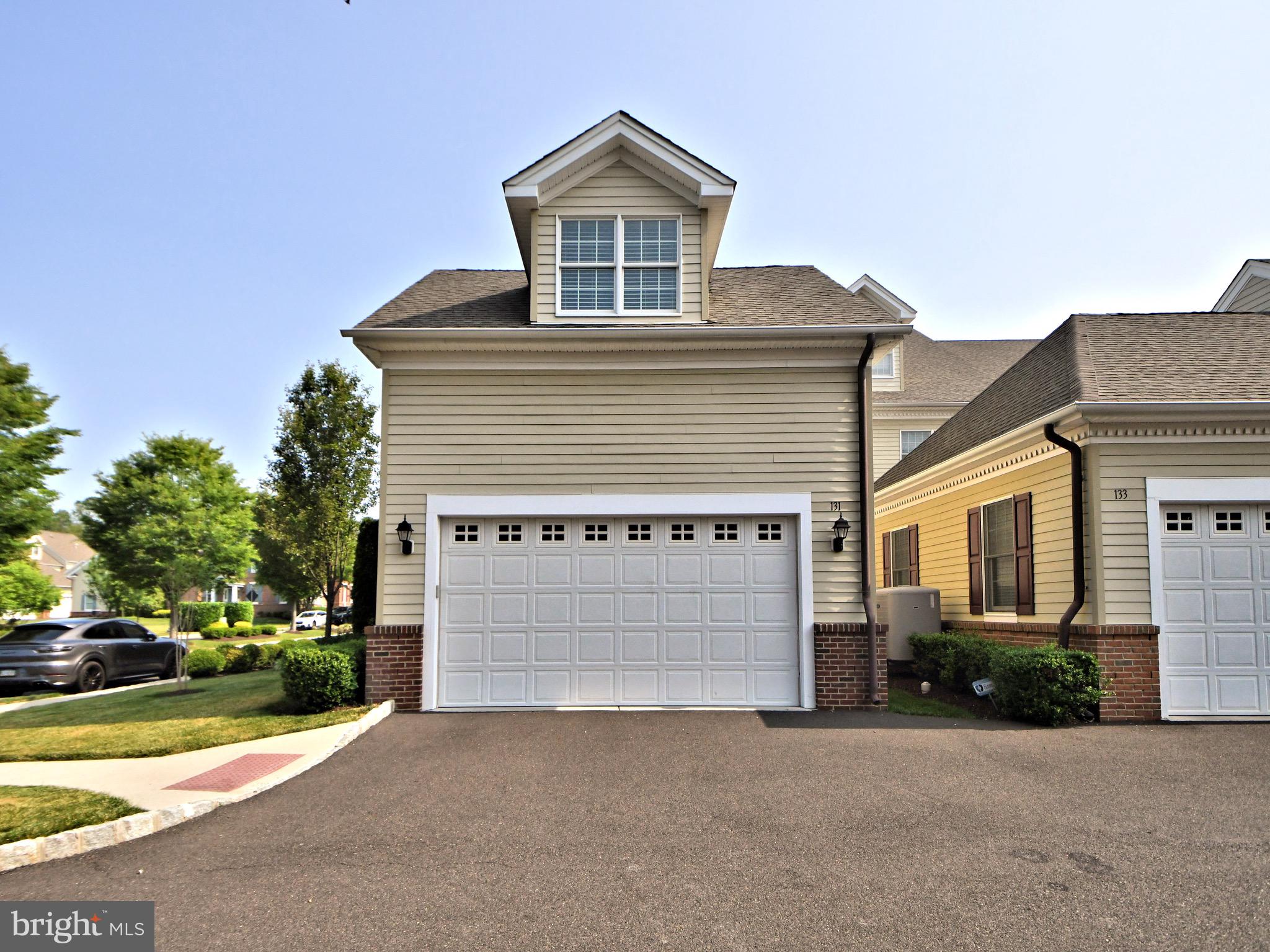 NEWTOWN WALK - Residential