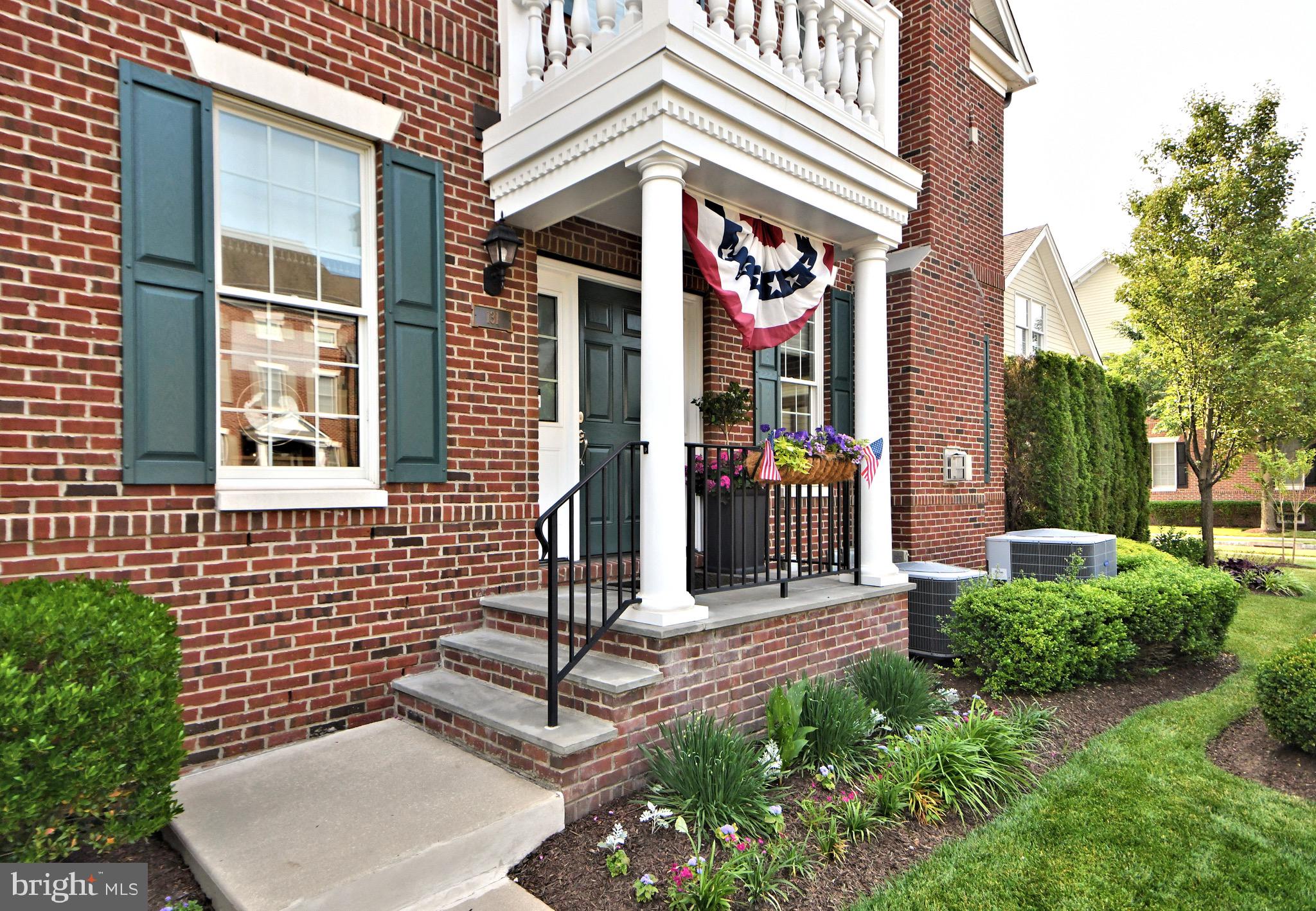 NEWTOWN WALK - Residential