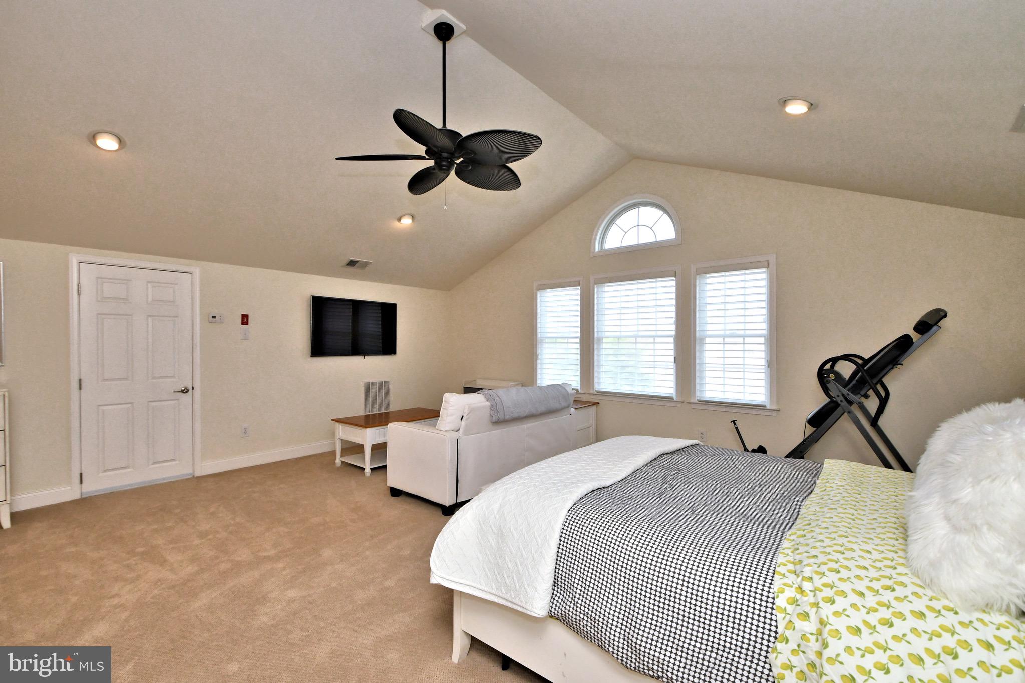 NEWTOWN WALK - Residential