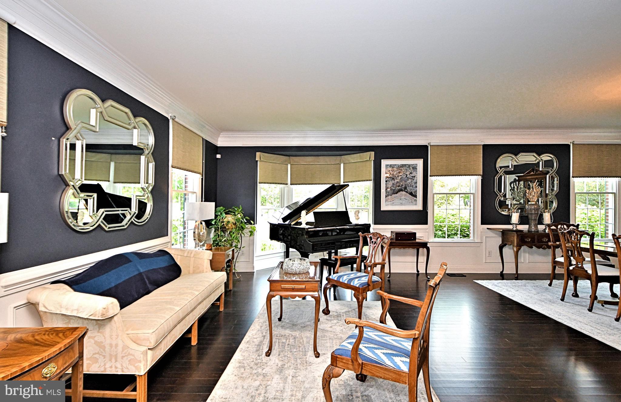 NEWTOWN WALK - Residential