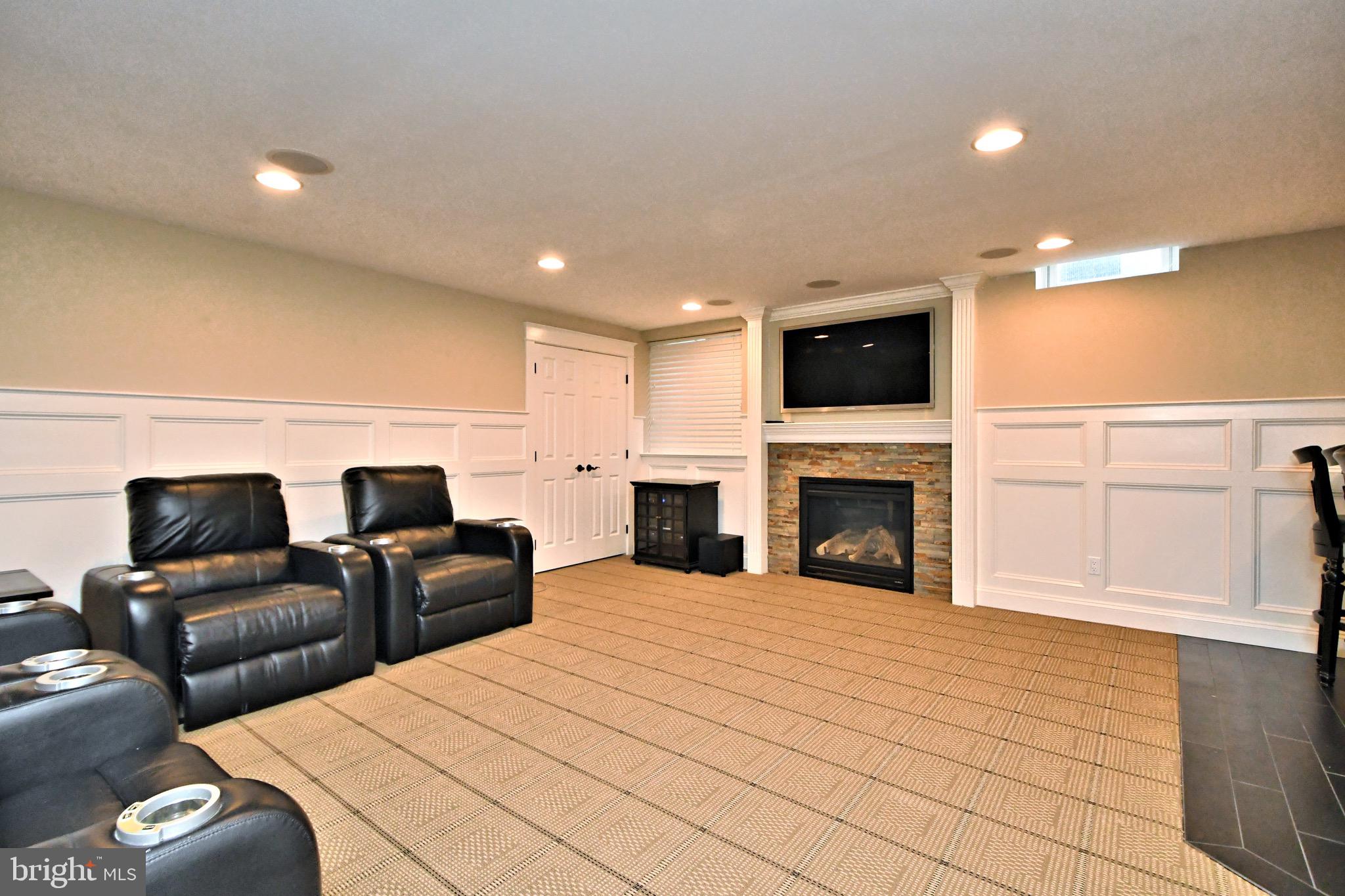 NEWTOWN WALK - Residential