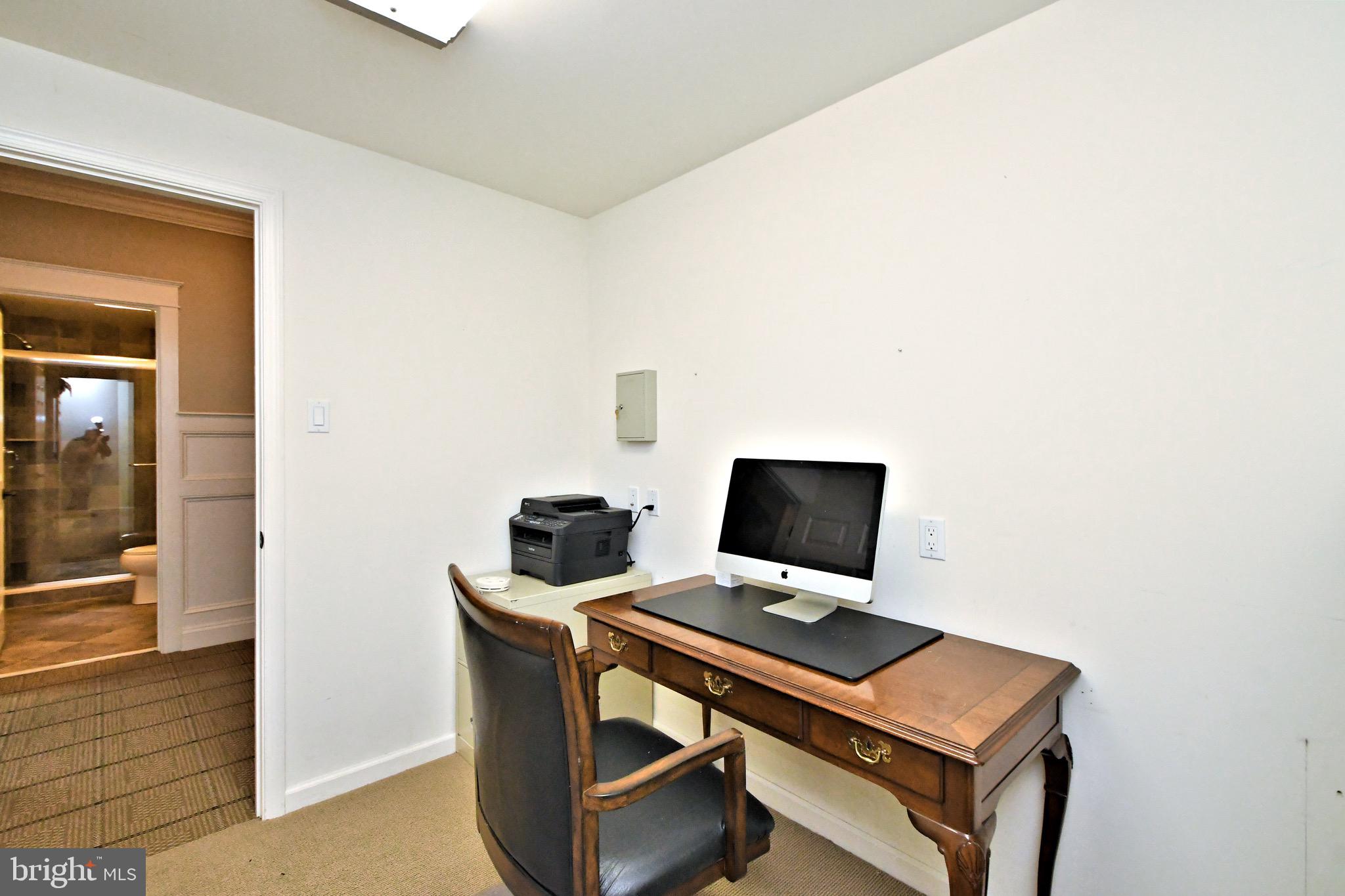 NEWTOWN WALK - Residential