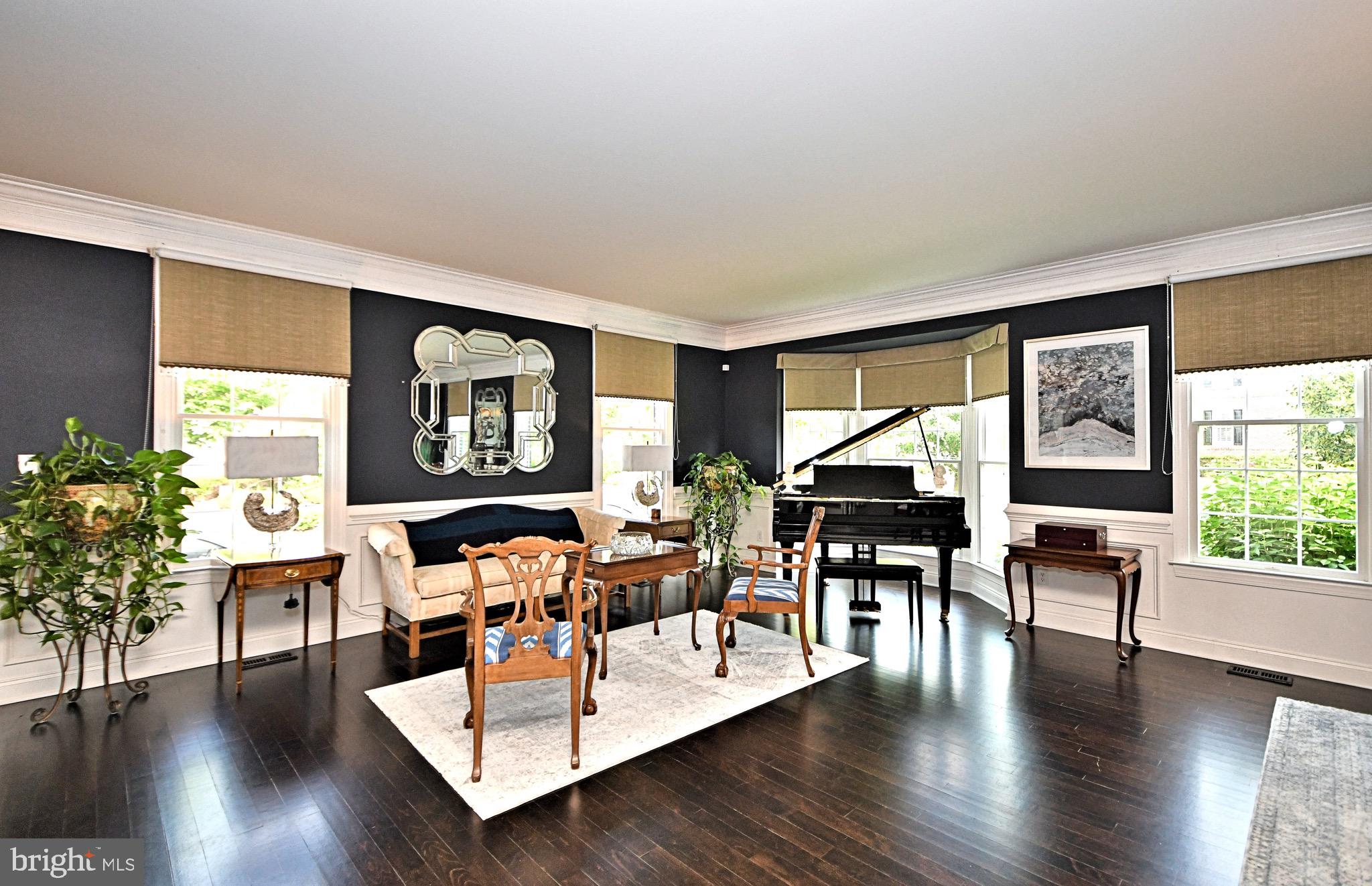 NEWTOWN WALK - Residential