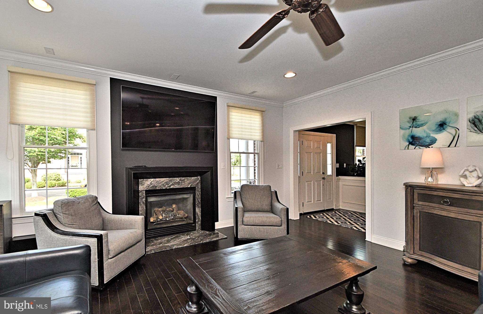 NEWTOWN WALK - Residential