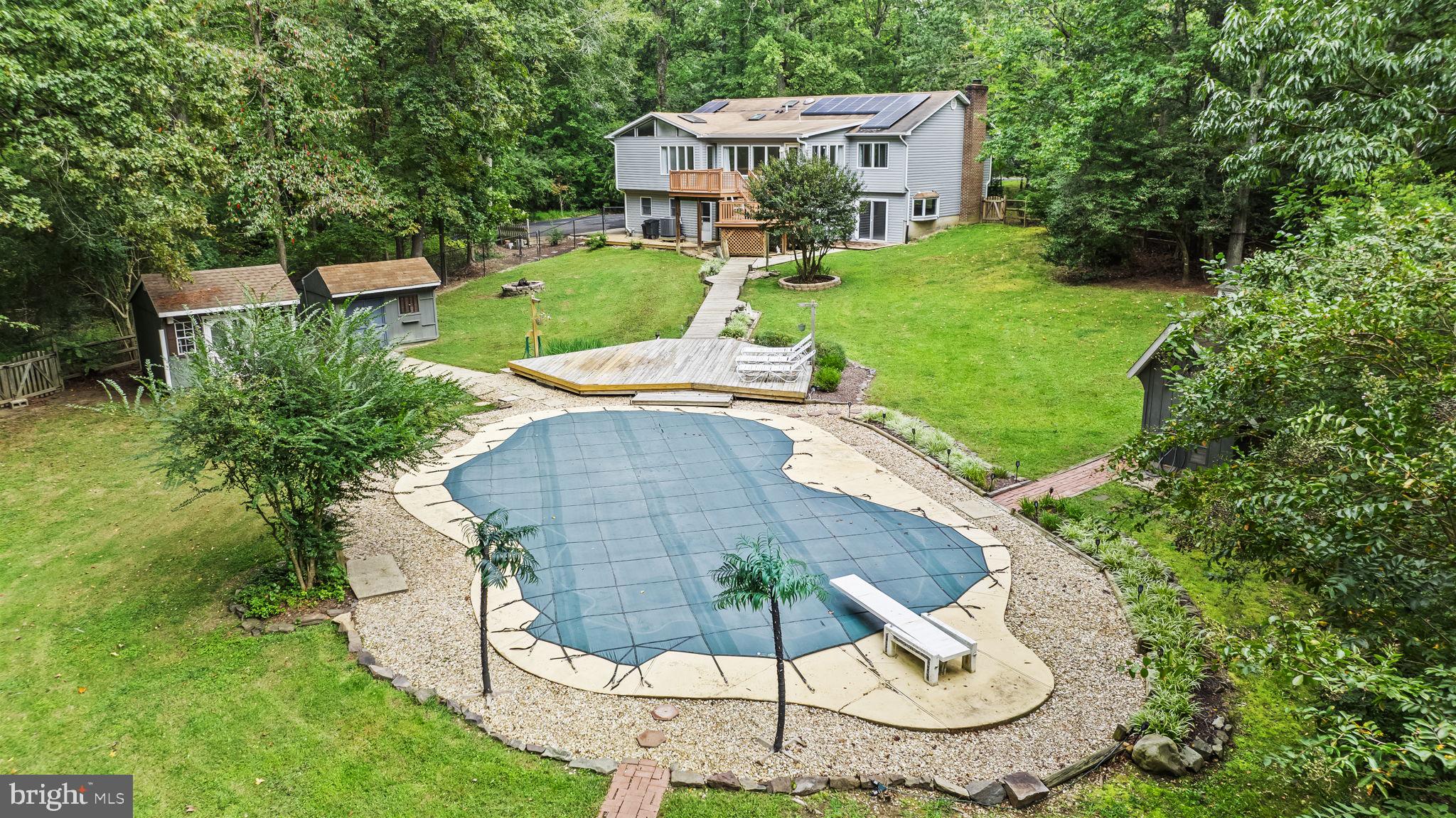 23117 CRESTWOOD LANE