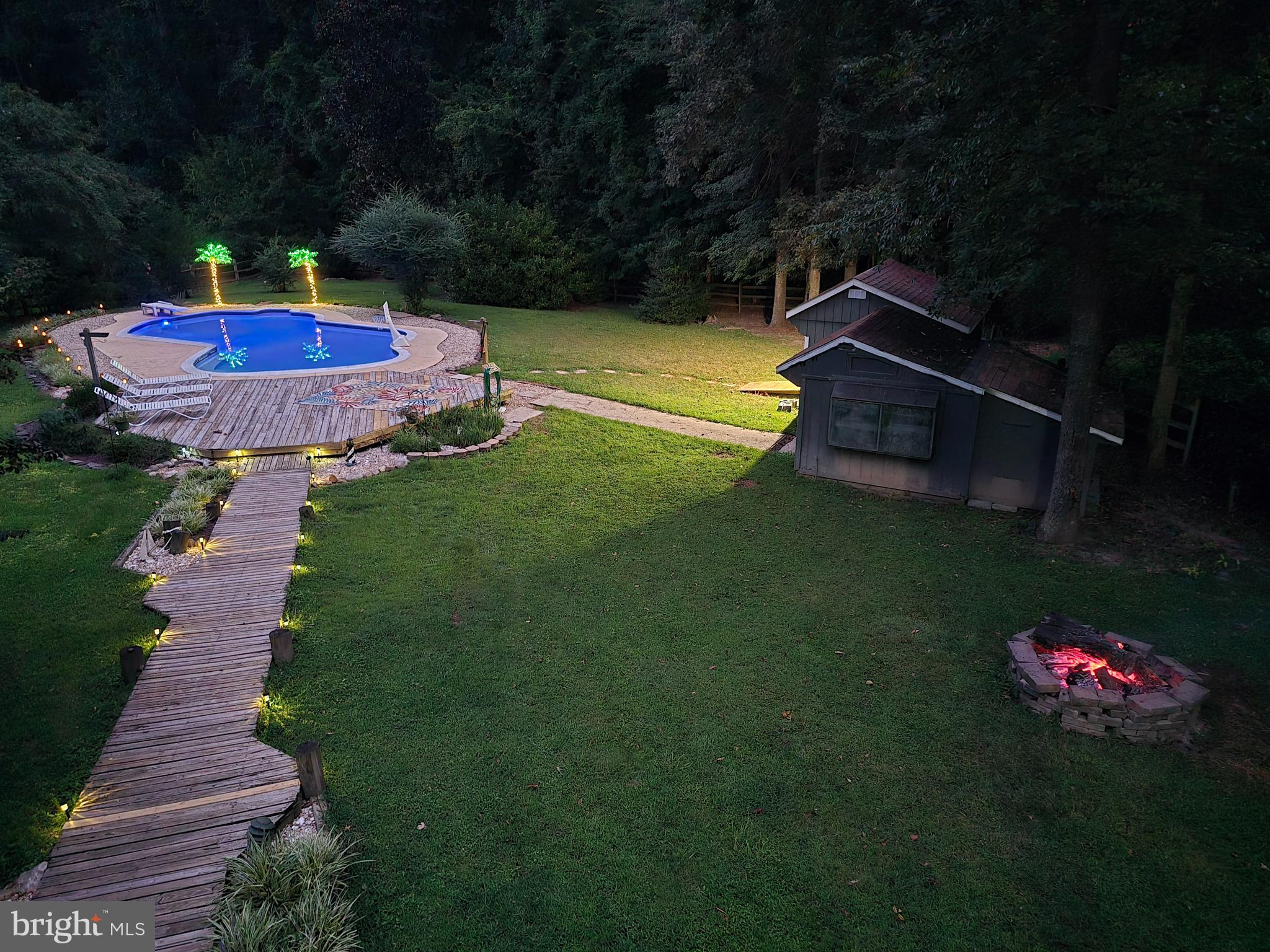 23117 CRESTWOOD LANE