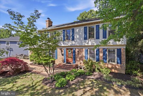 Photo of 8604 Riverside Road, ALEXANDRIA, VA 22308 (MLS # VAFX2307076)