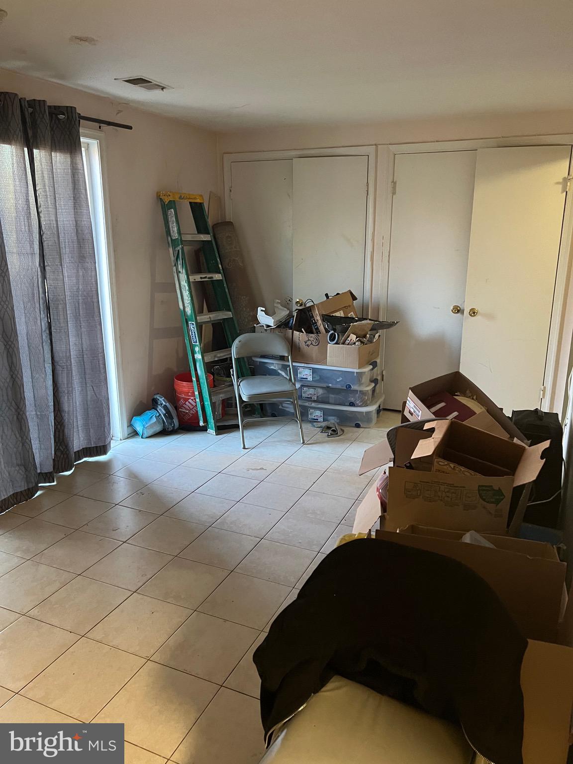 WINDMILL SQUARE - Residential