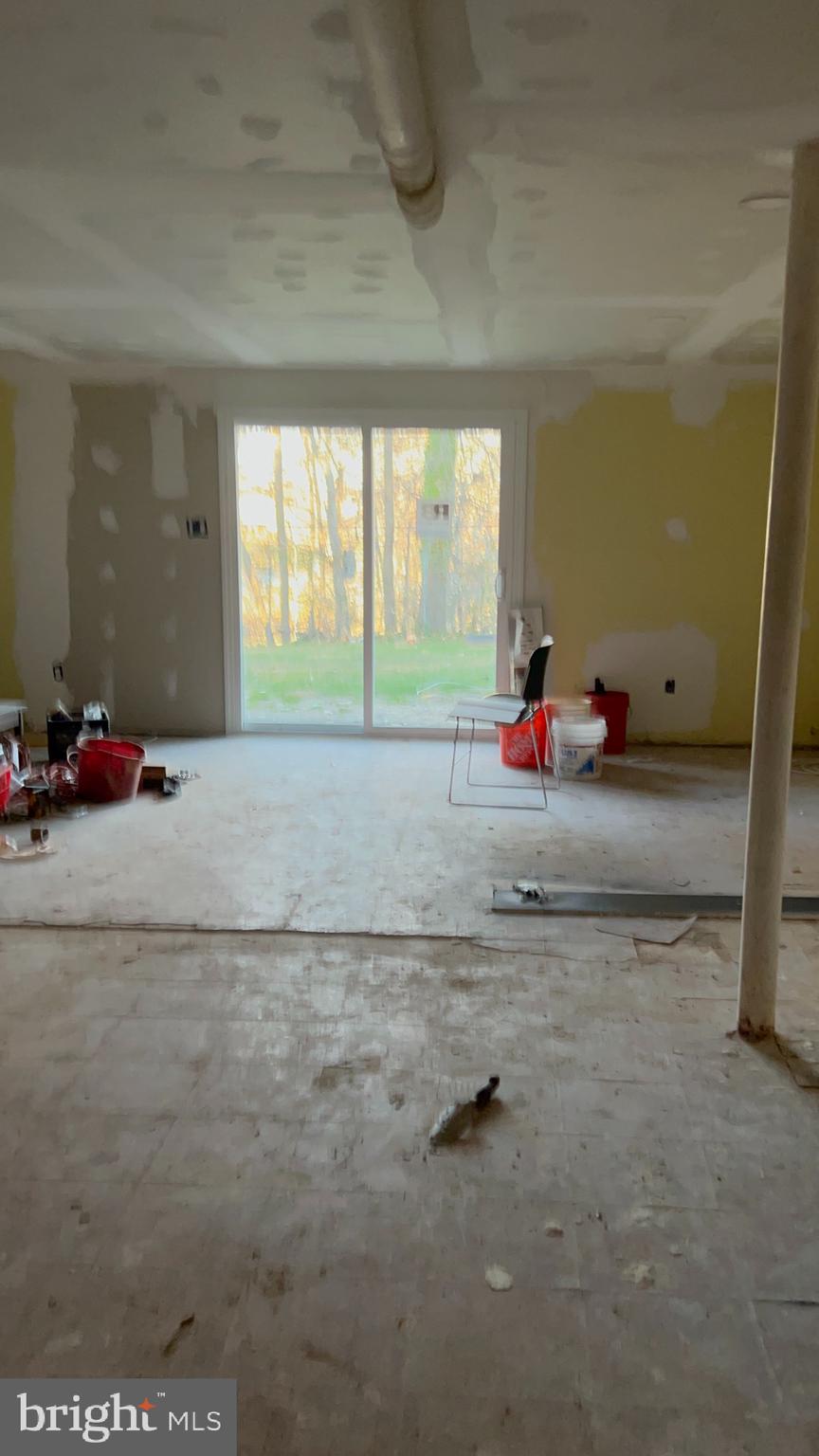 WINDMILL SQUARE - Residential