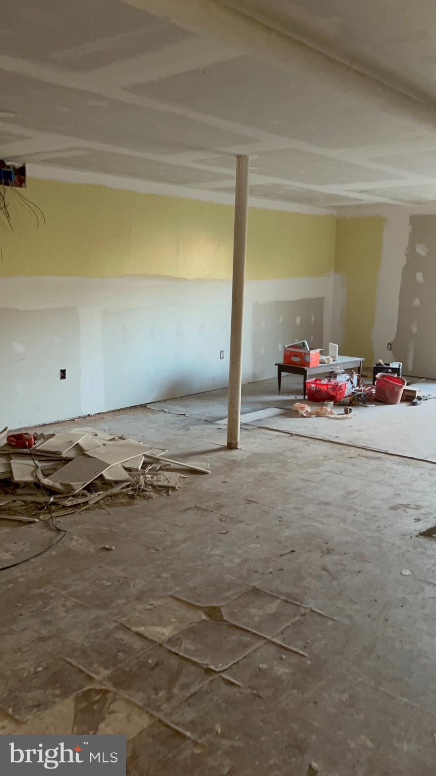 WINDMILL SQUARE - Residential