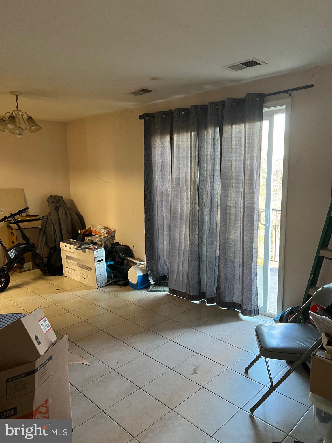 WINDMILL SQUARE - Residential