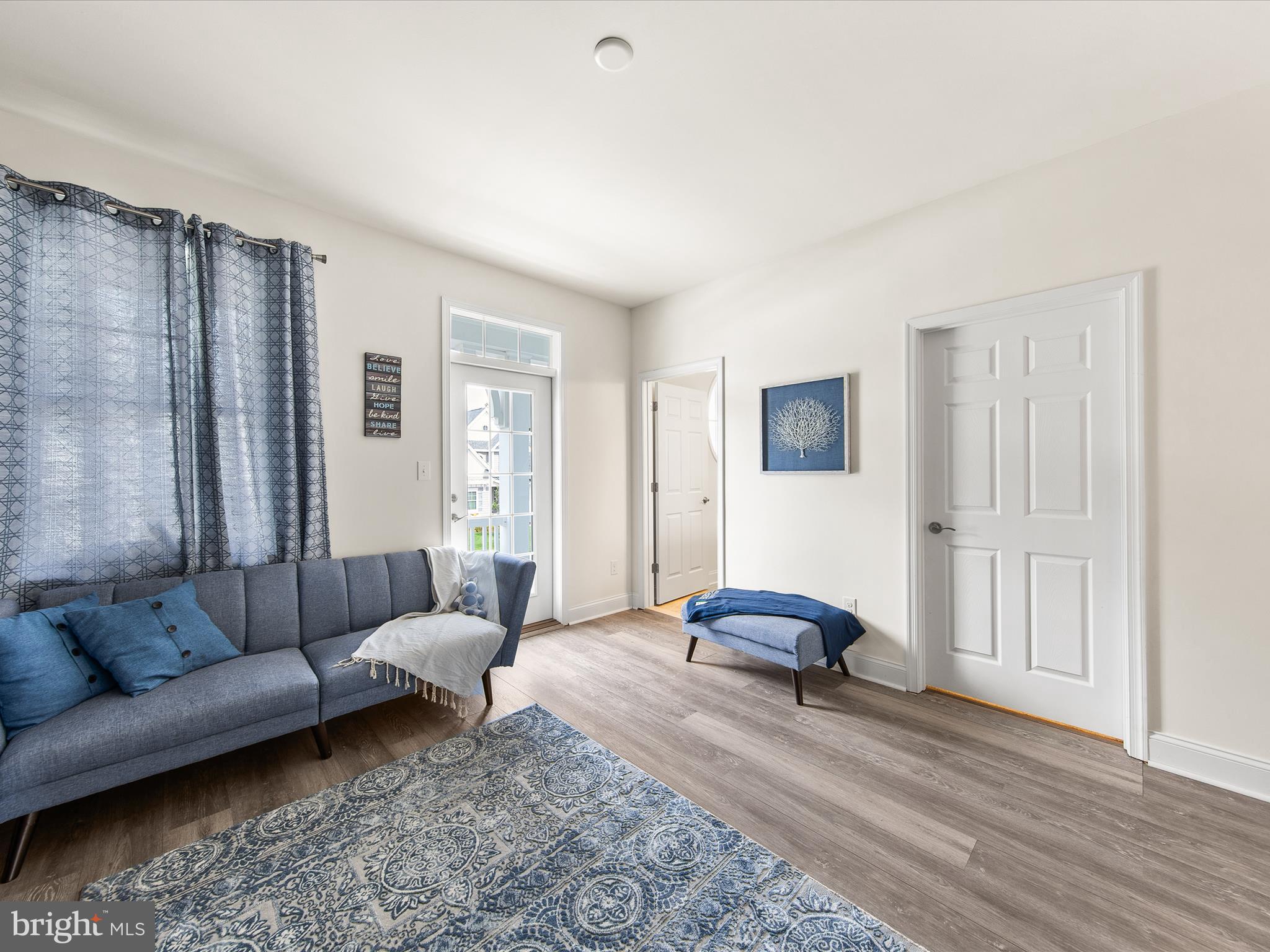 SOLITUDES ON WHITES CREEK - Residential