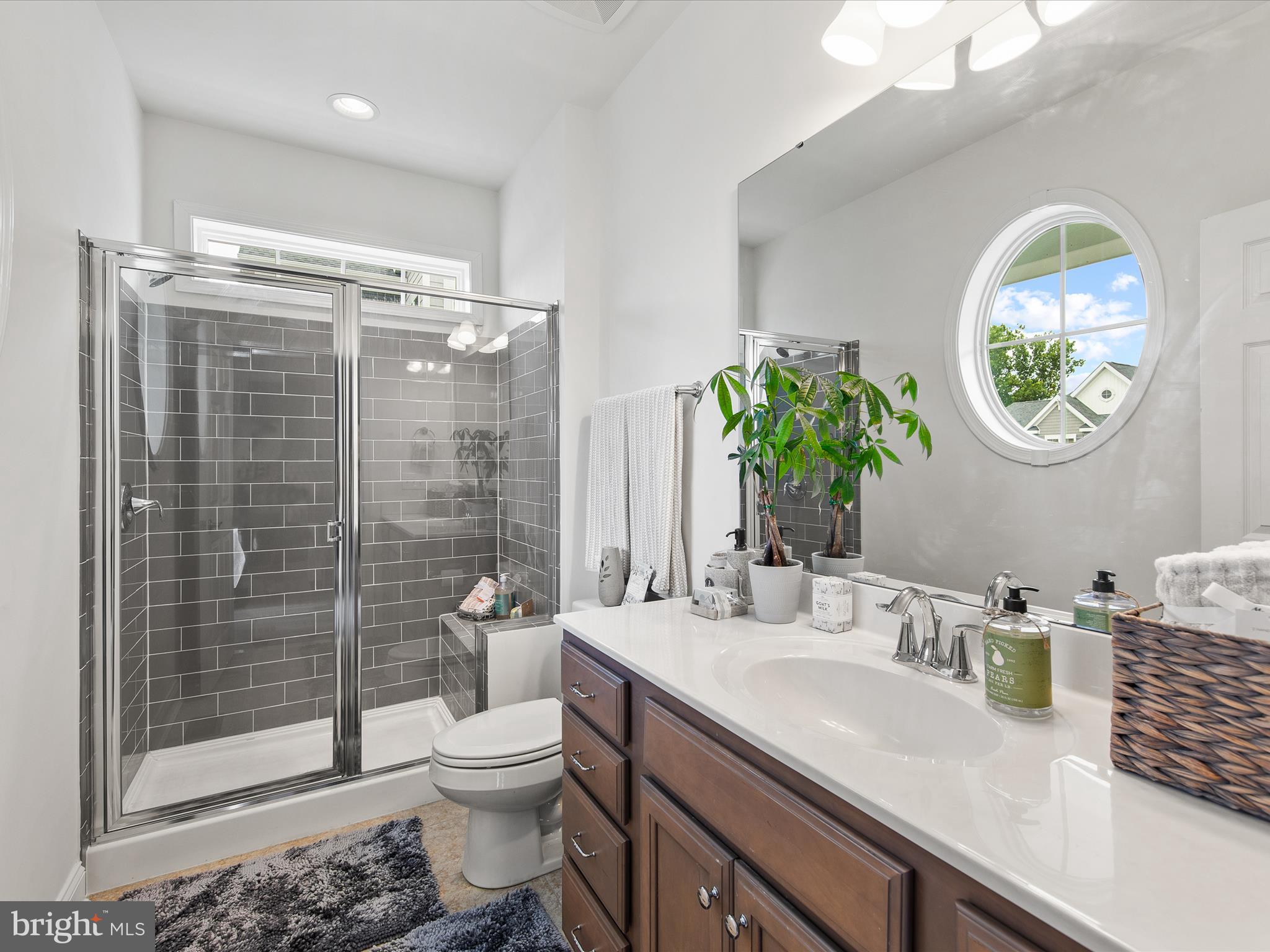 SOLITUDES ON WHITES CREEK - Residential