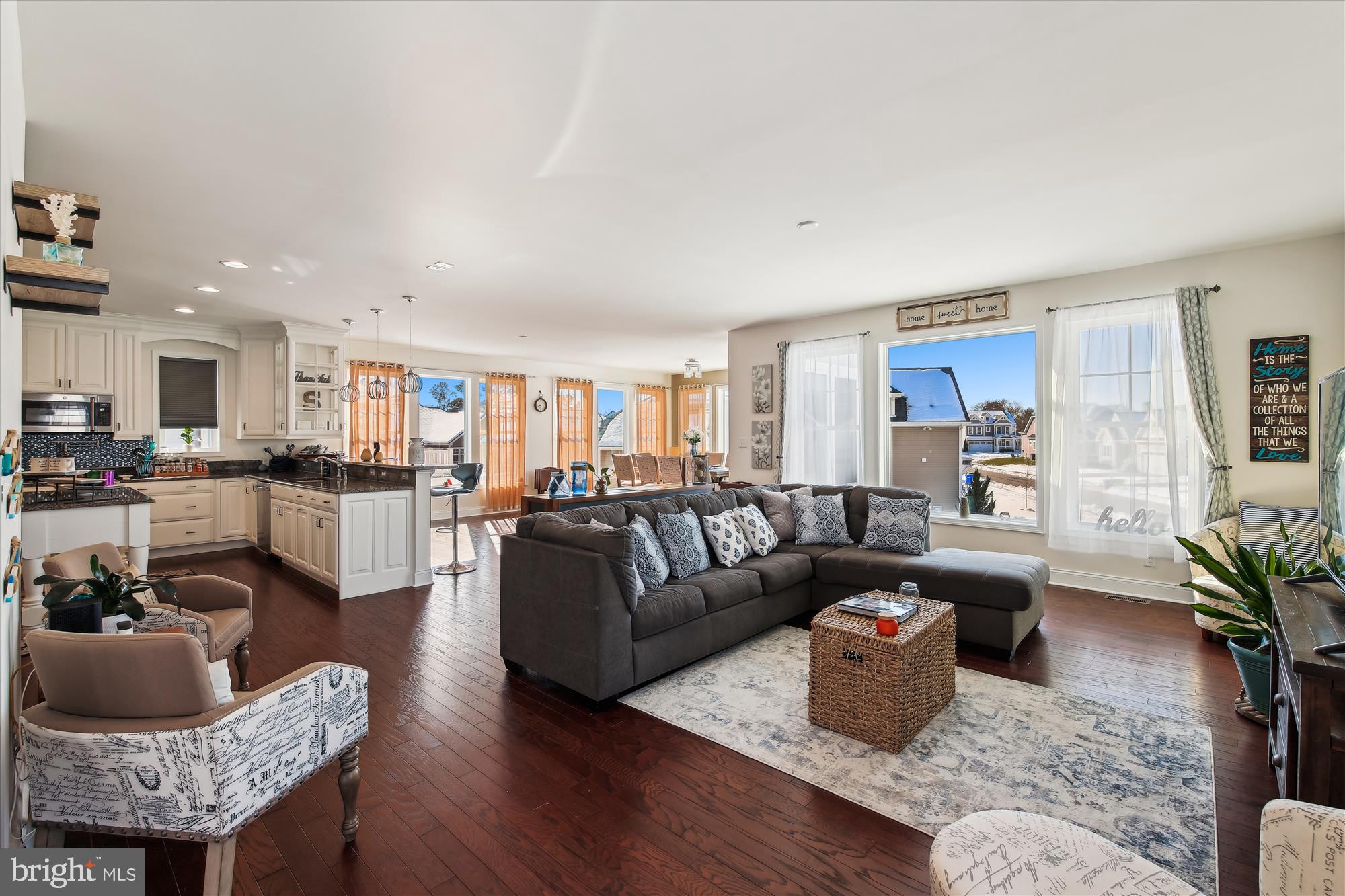 SOLITUDES ON WHITES CREEK - Residential