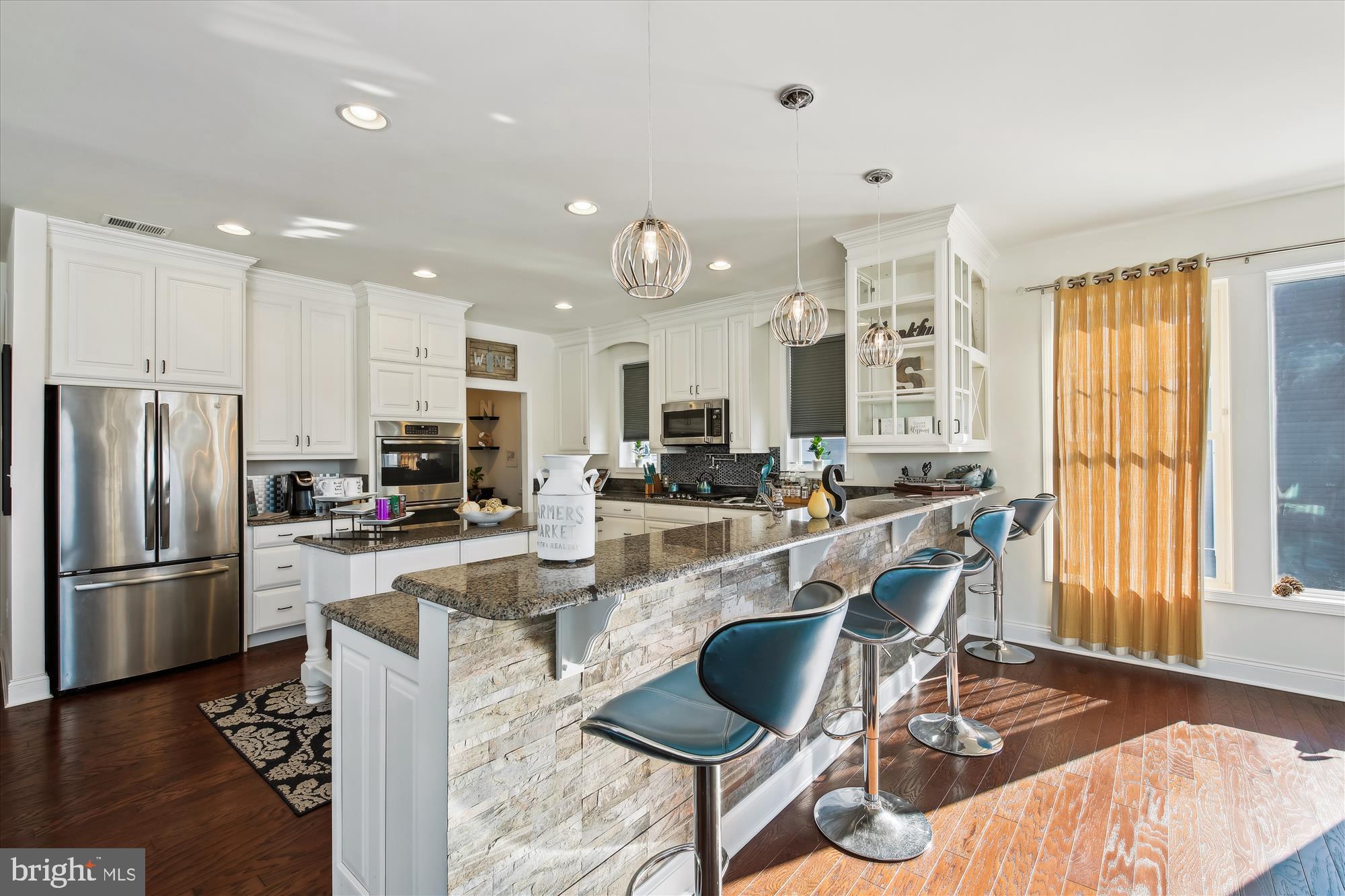 SOLITUDES ON WHITES CREEK - Residential