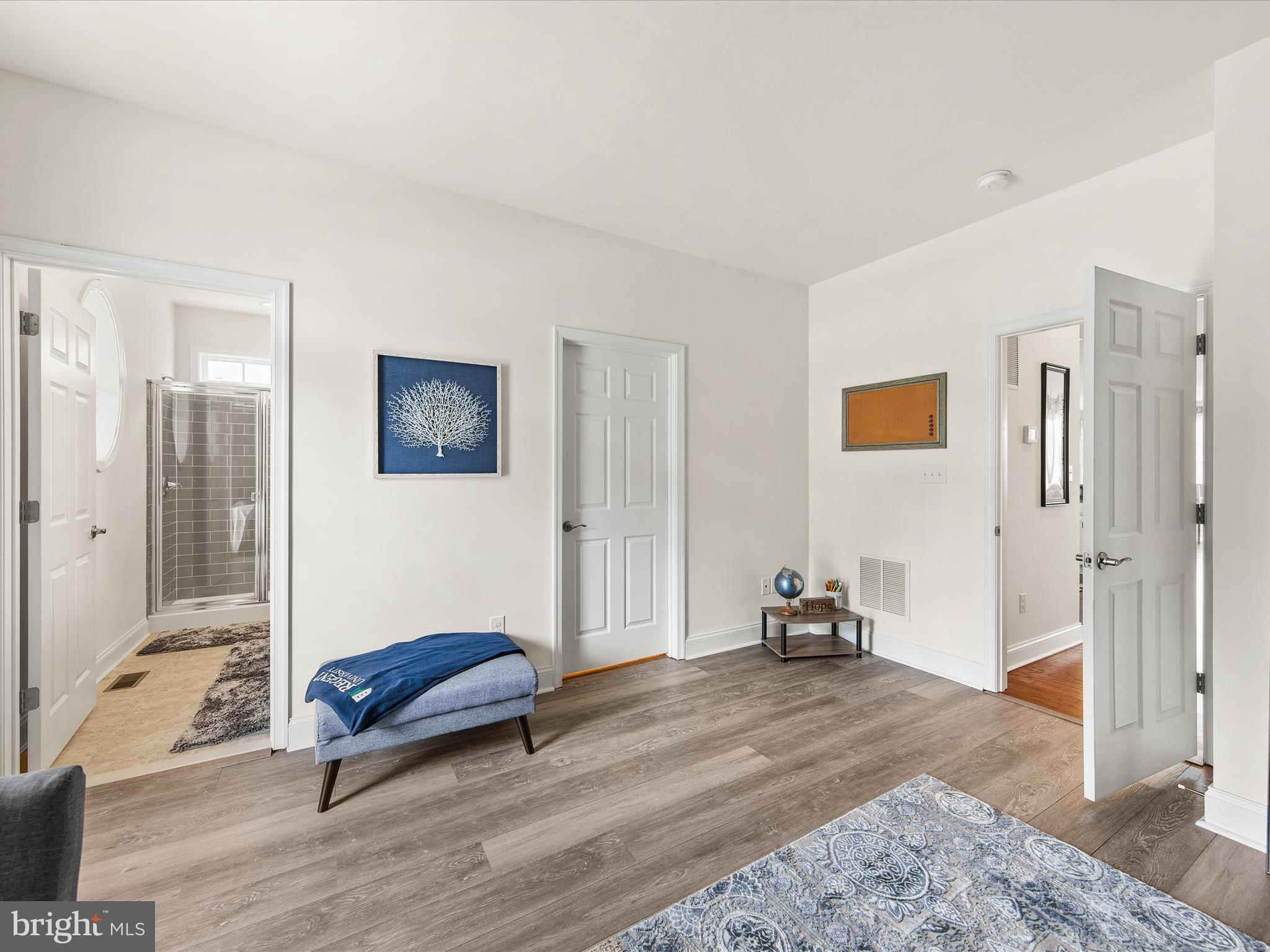 SOLITUDES ON WHITES CREEK - Residential