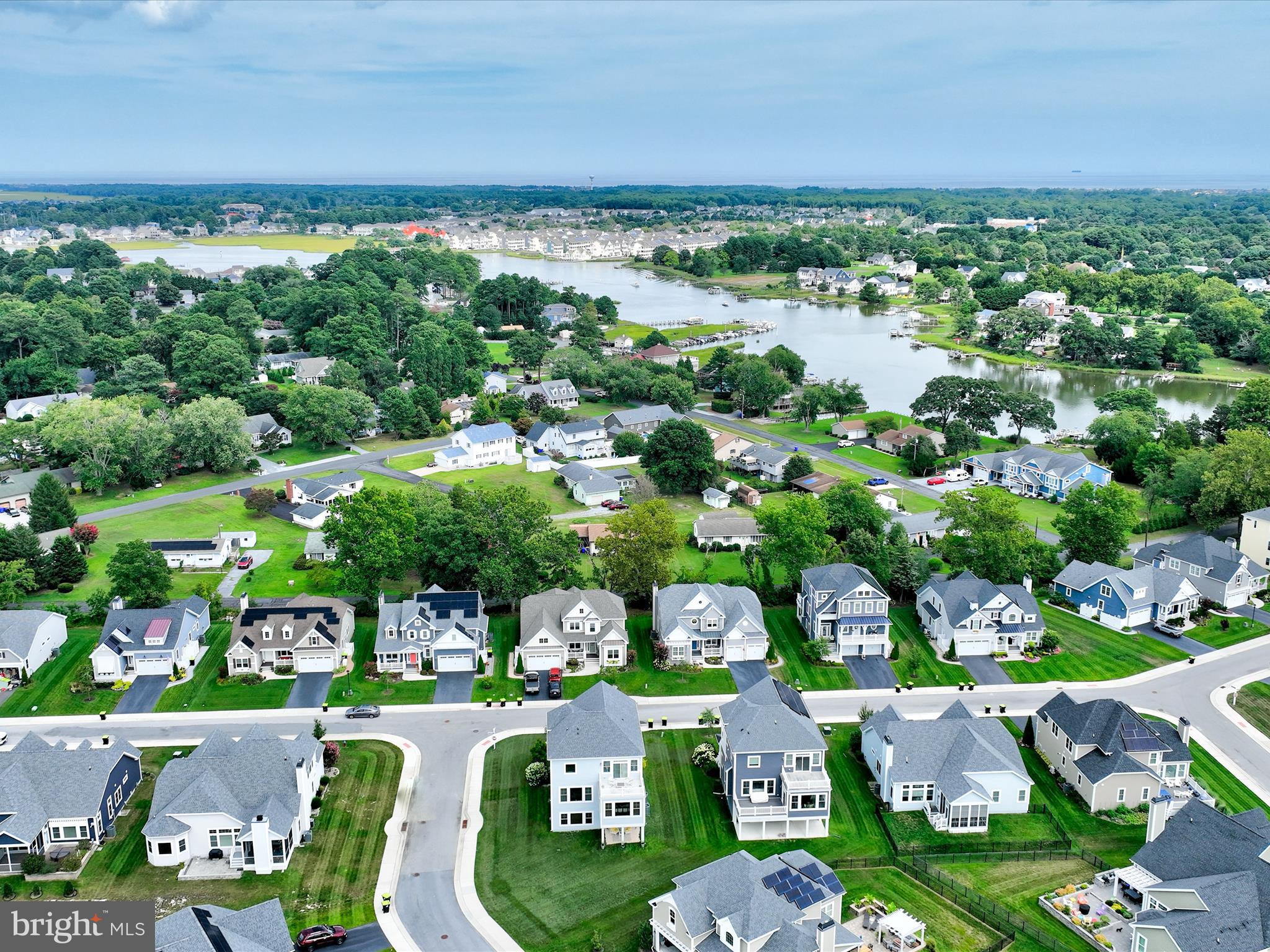 SOLITUDES ON WHITES CREEK - Residential