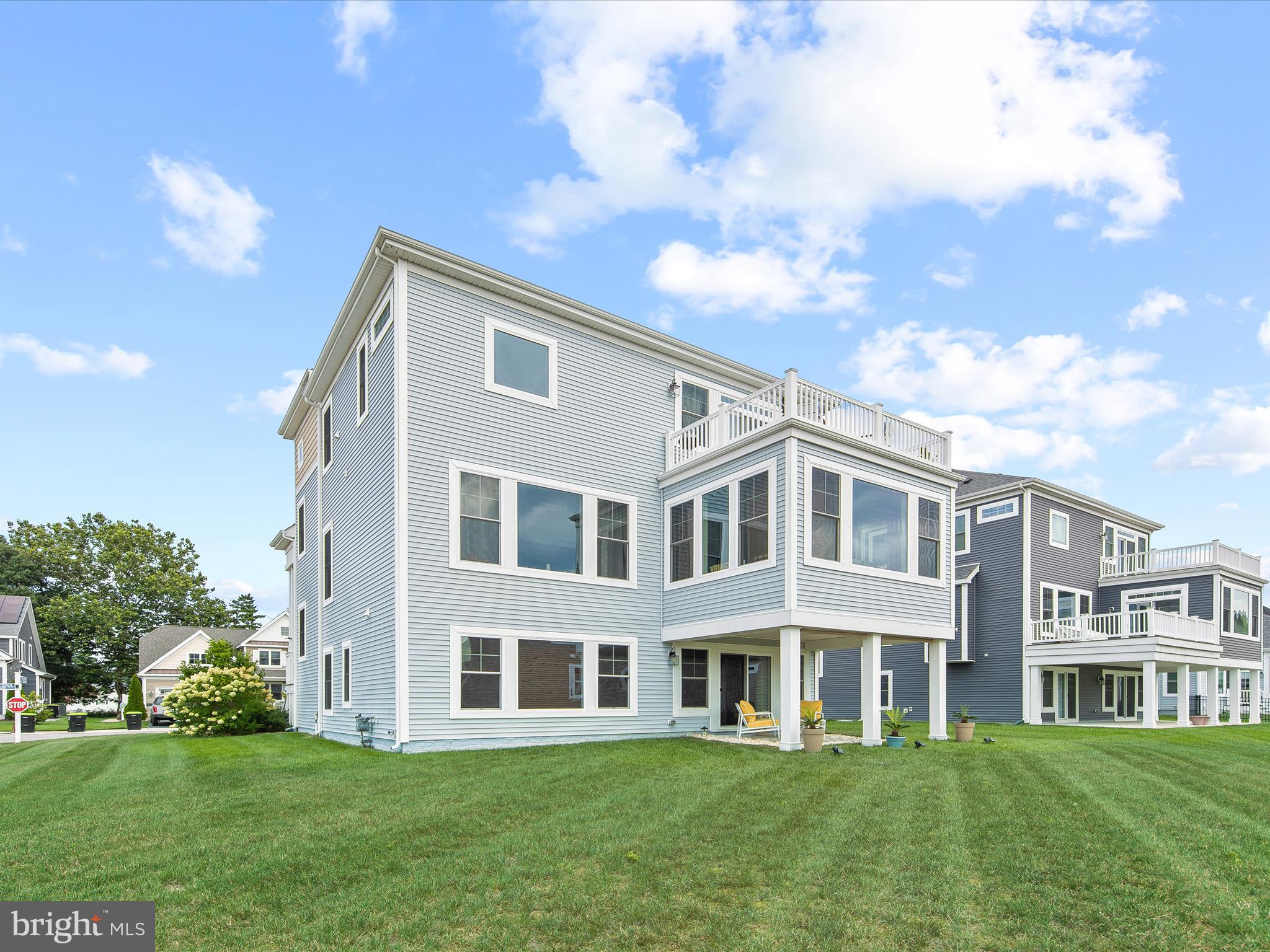 SOLITUDES ON WHITES CREEK - Residential