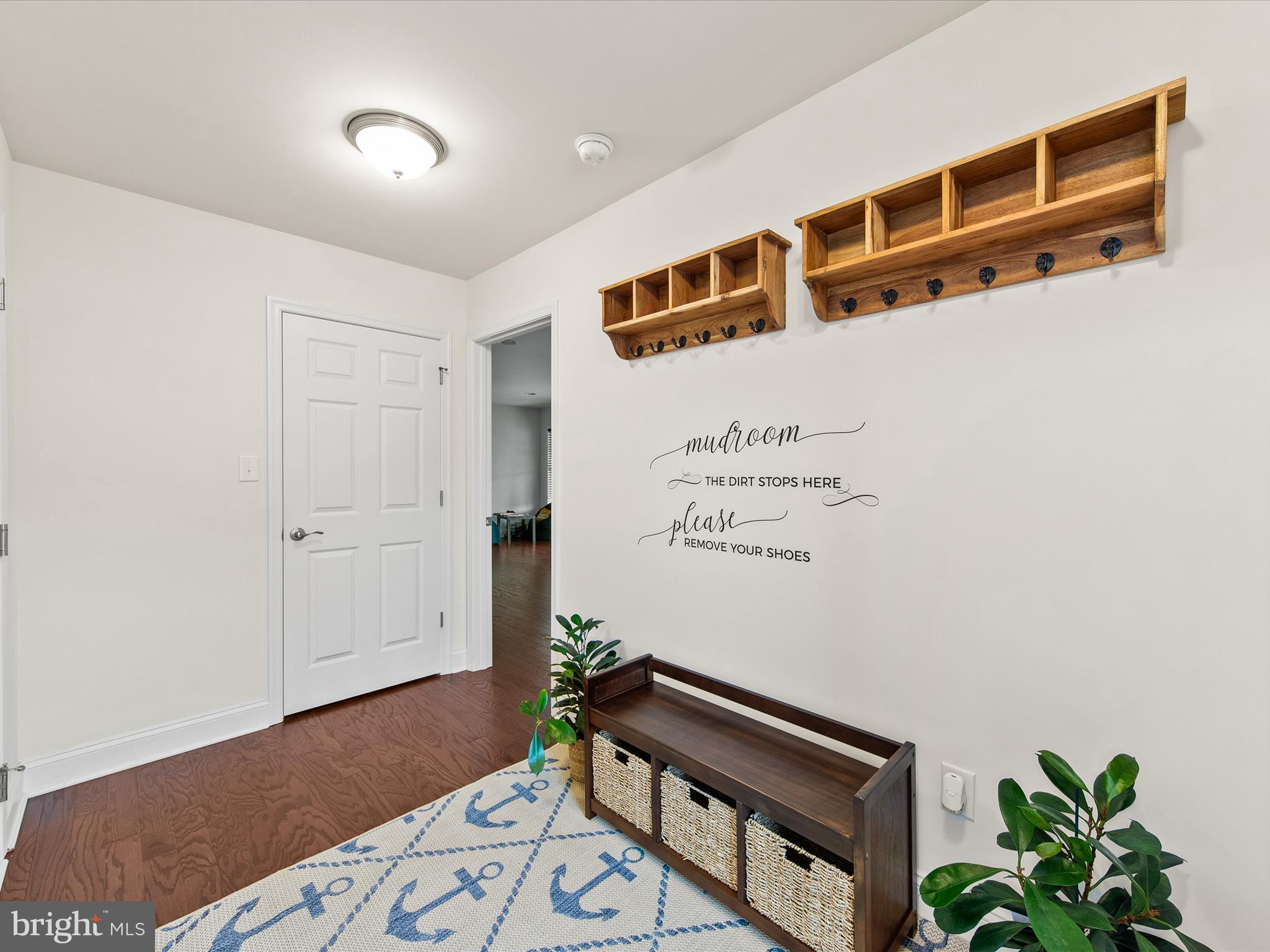 SOLITUDES ON WHITES CREEK - Residential