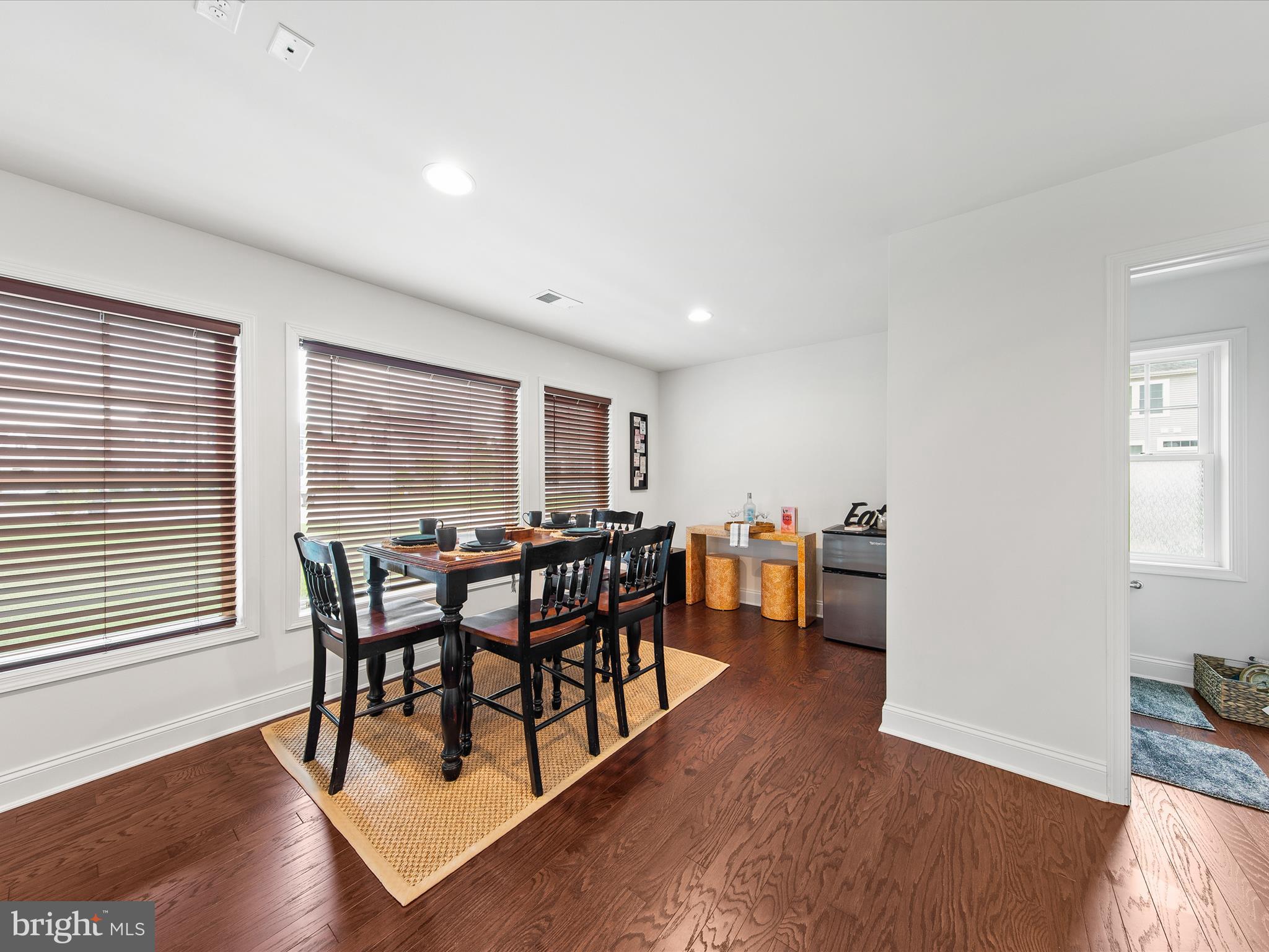 SOLITUDES ON WHITES CREEK - Residential