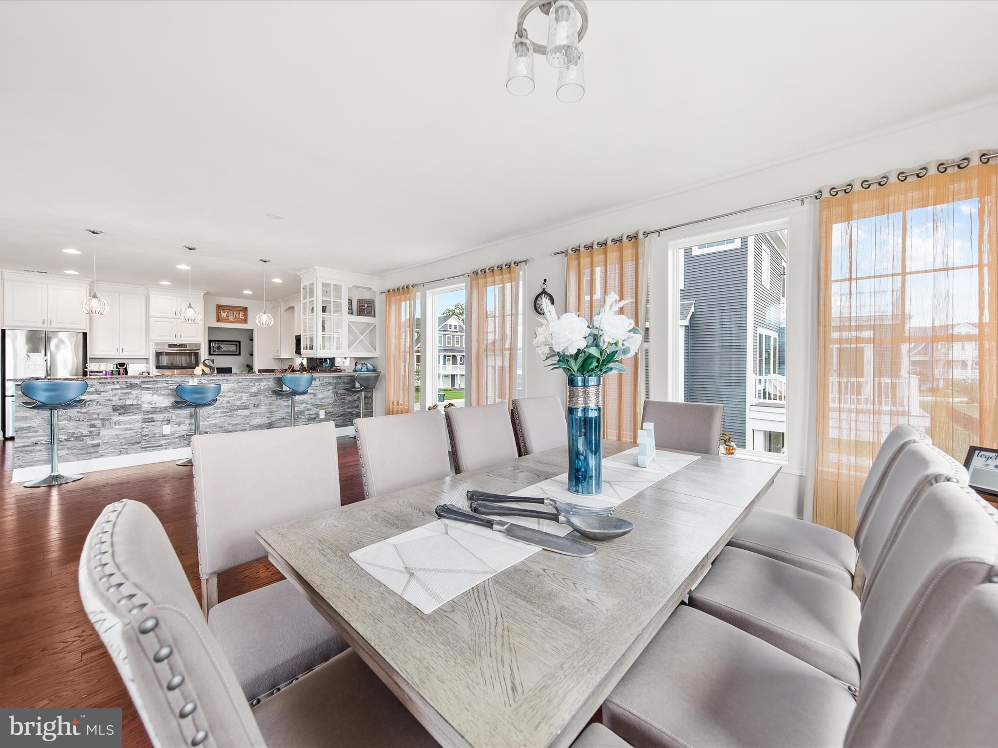 SOLITUDES ON WHITES CREEK - Residential