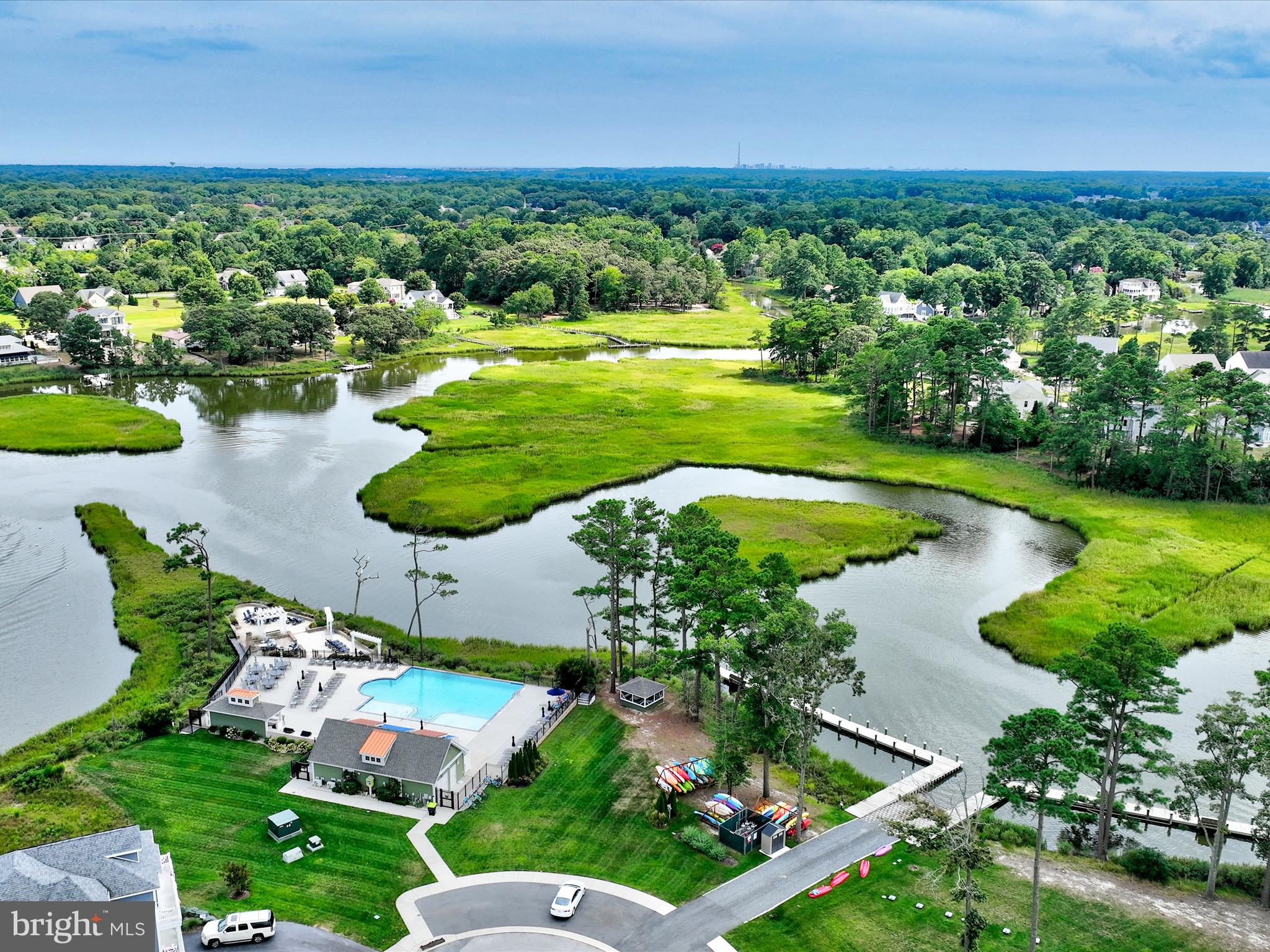 SOLITUDES ON WHITES CREEK - Residential
