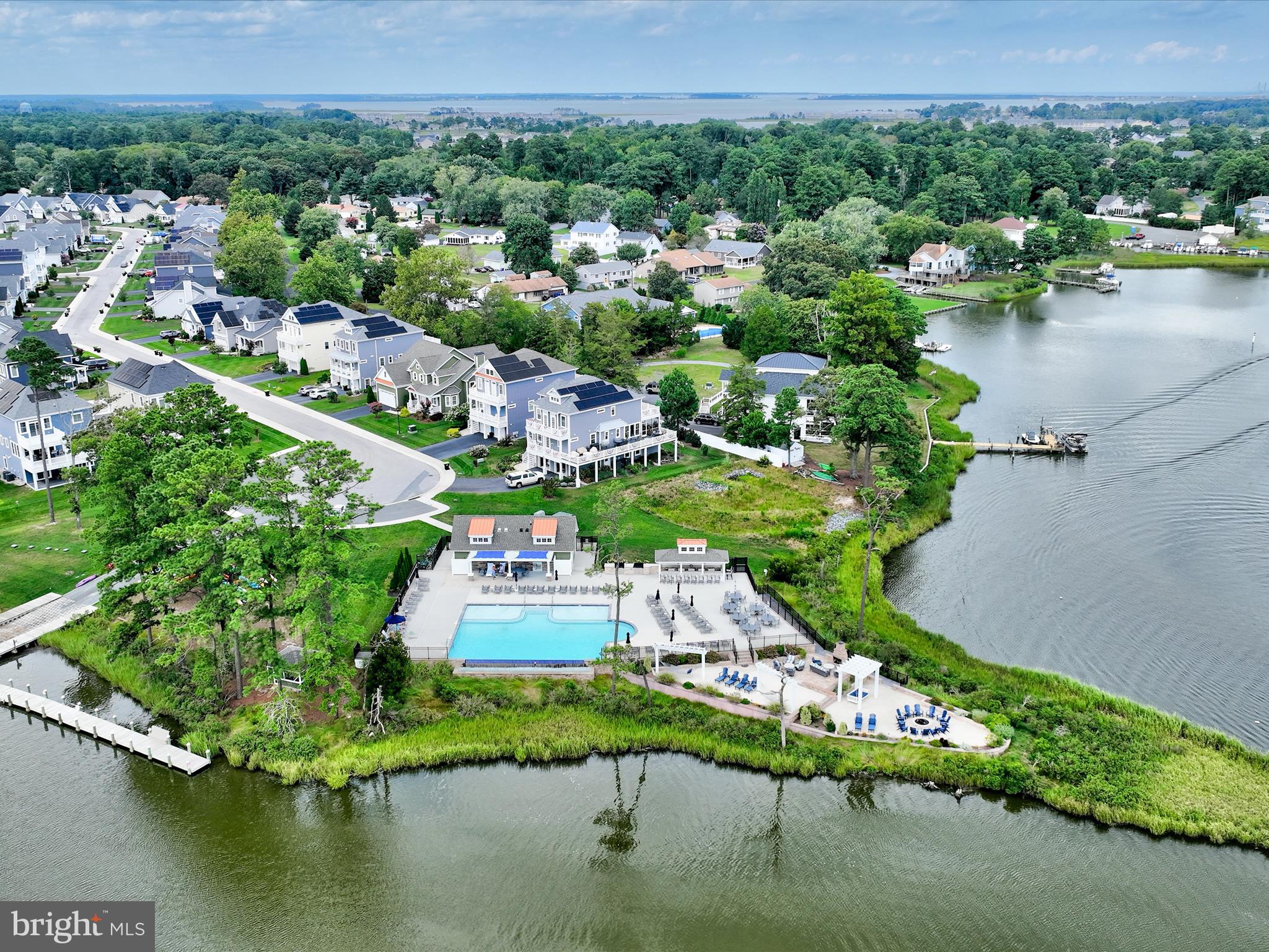 SOLITUDES ON WHITES CREEK - Residential