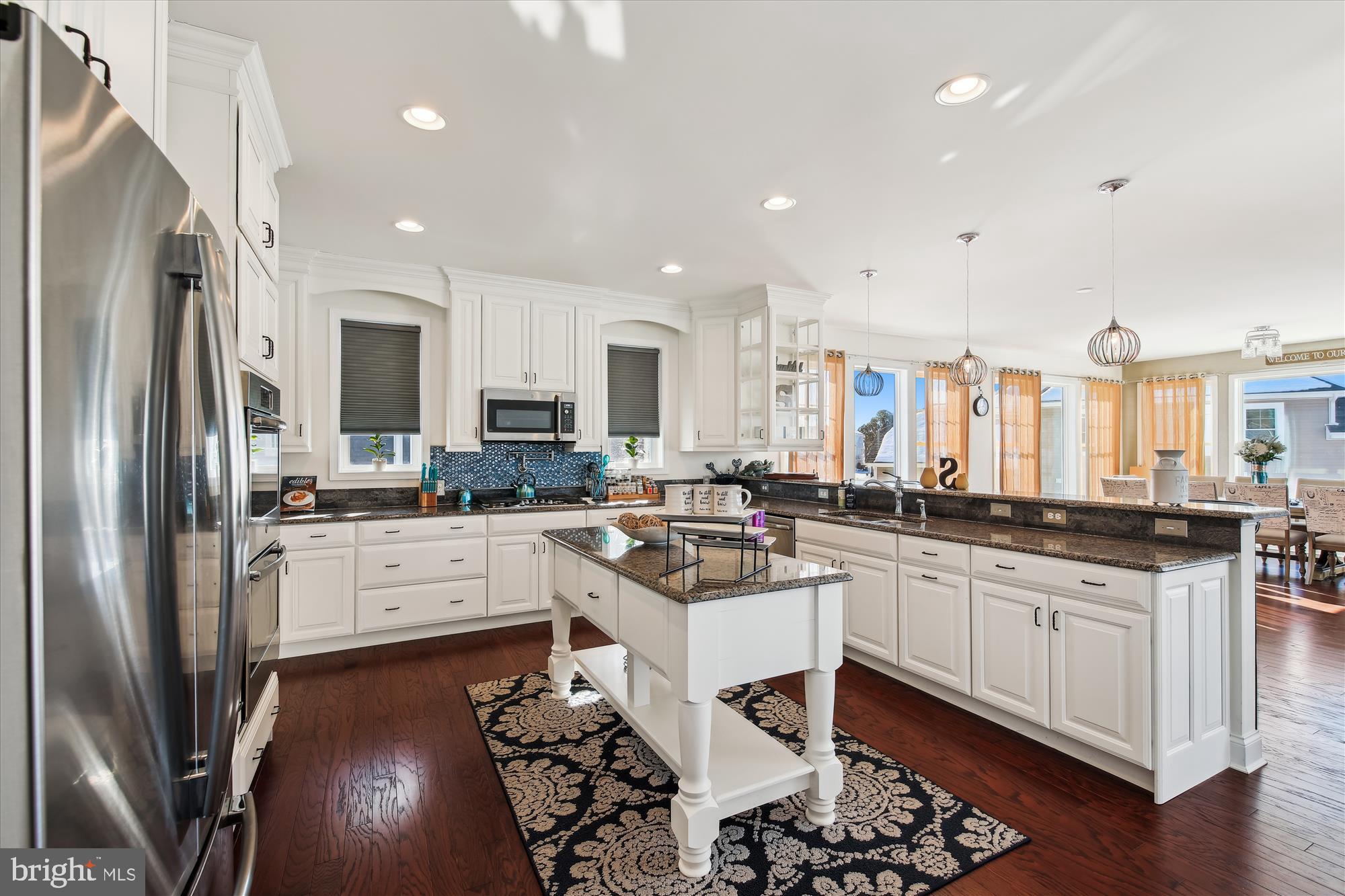 SOLITUDES ON WHITES CREEK - Residential