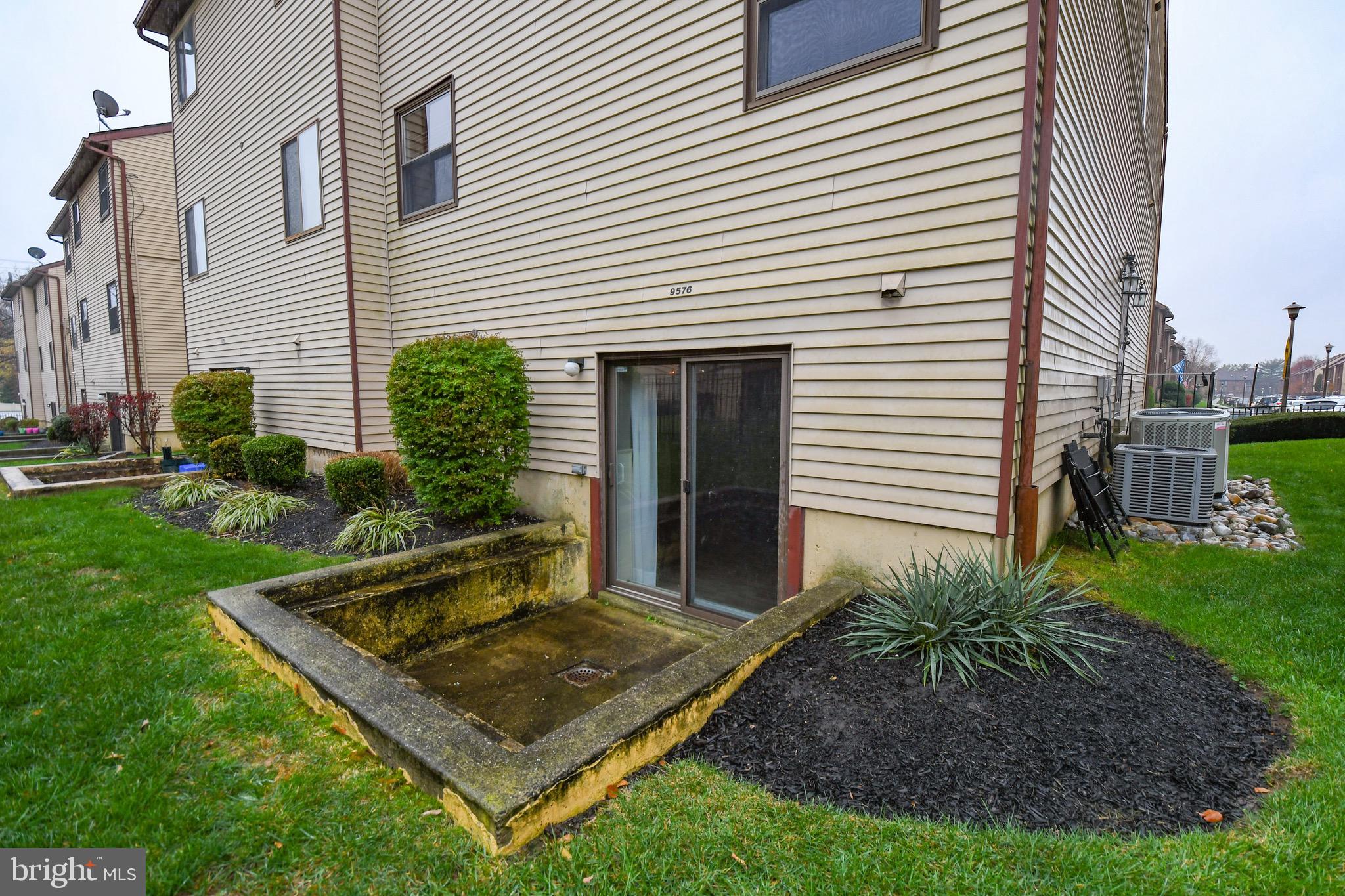 RIVERS BEND II - Residential Lease