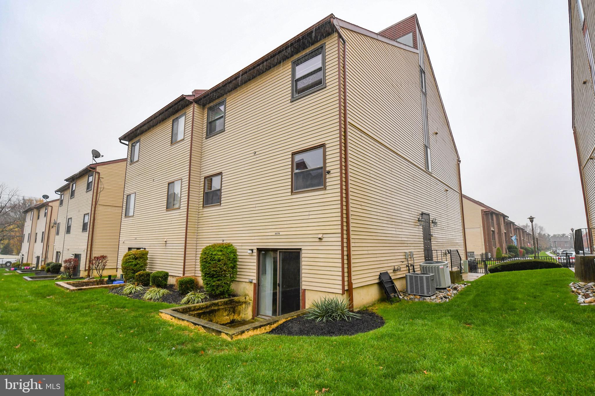 RIVERS BEND II - Residential Lease