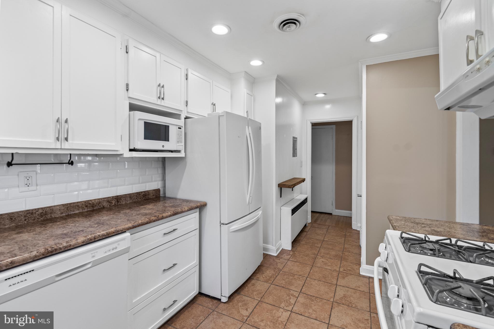 ABERDEEN HILLS - Residential