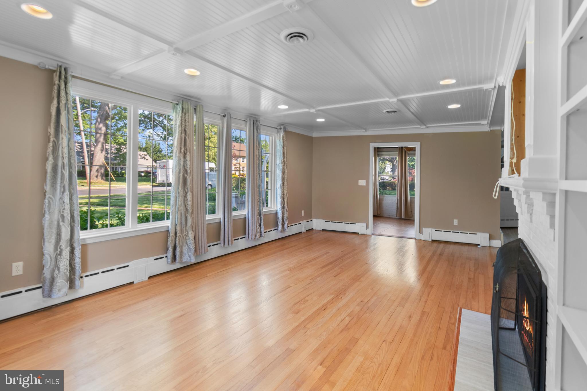 ABERDEEN HILLS - Residential