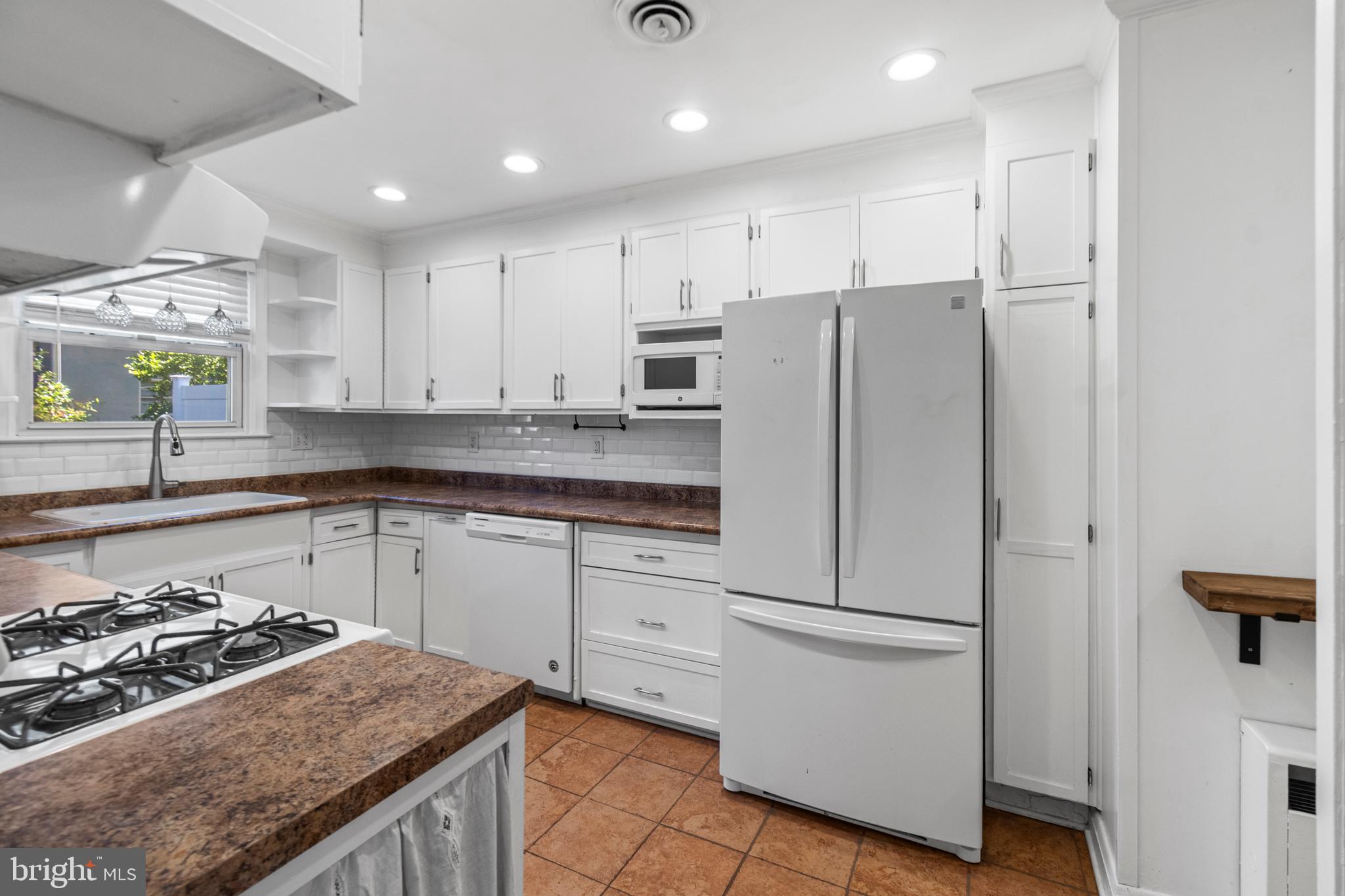 ABERDEEN HILLS - Residential