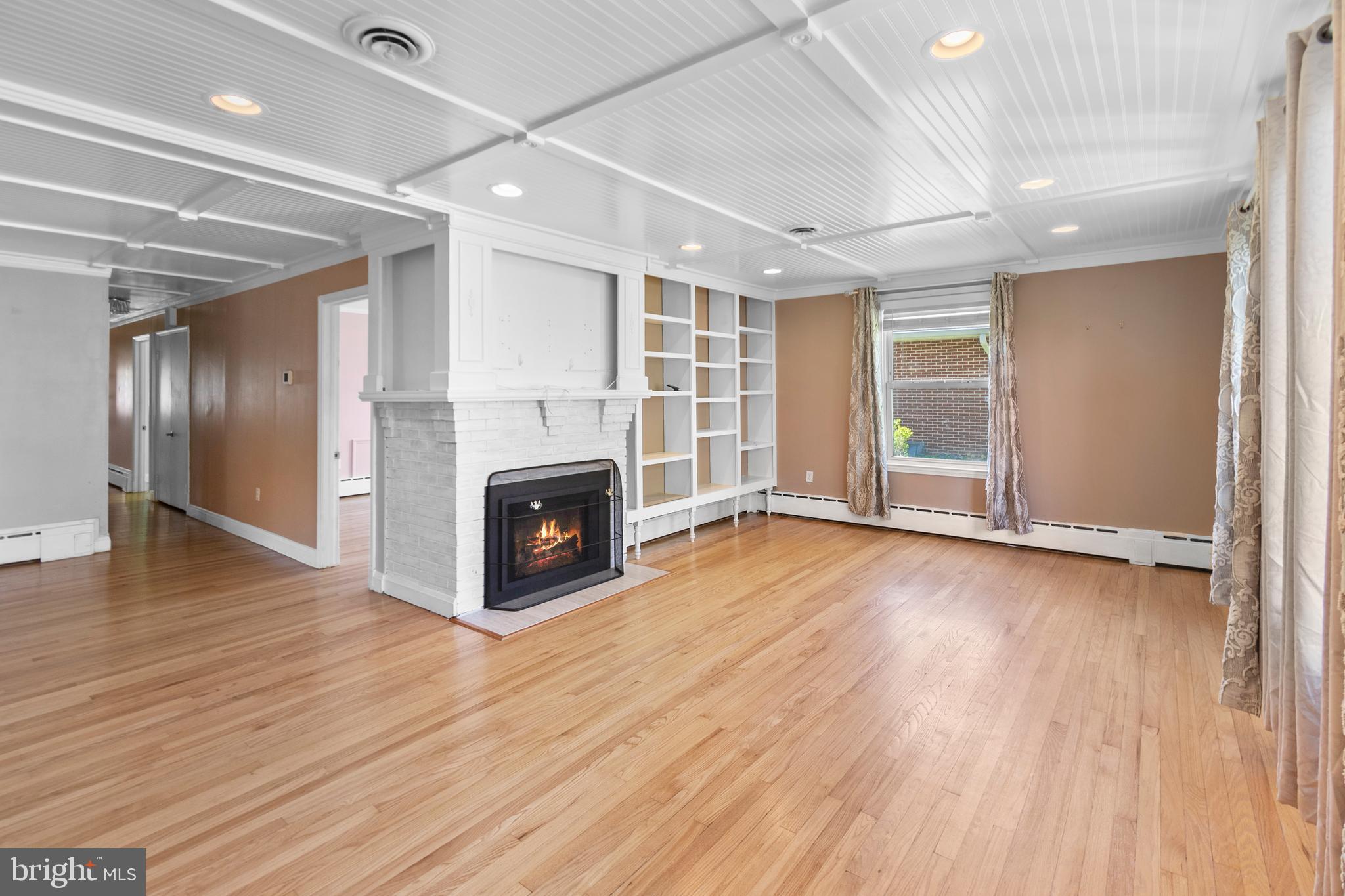 ABERDEEN HILLS - Residential