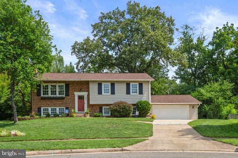 Photo of 904 Dunbarton Court, HERNDON, VA 20170 (MLS # VAFX2333358)