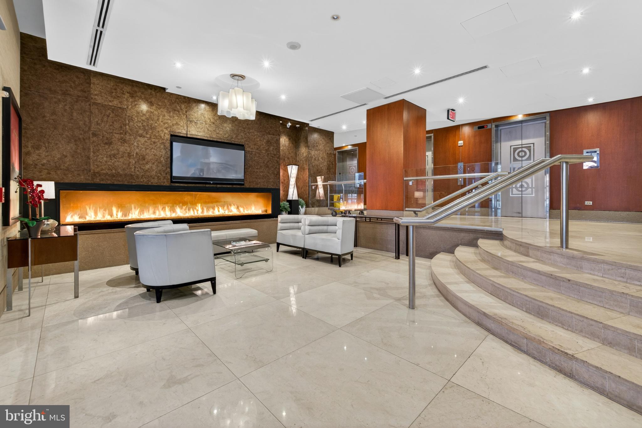 811 4TH STREET NW 1215