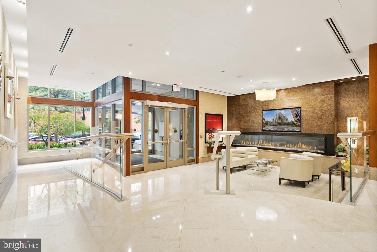 811 4TH STREET NW 1215