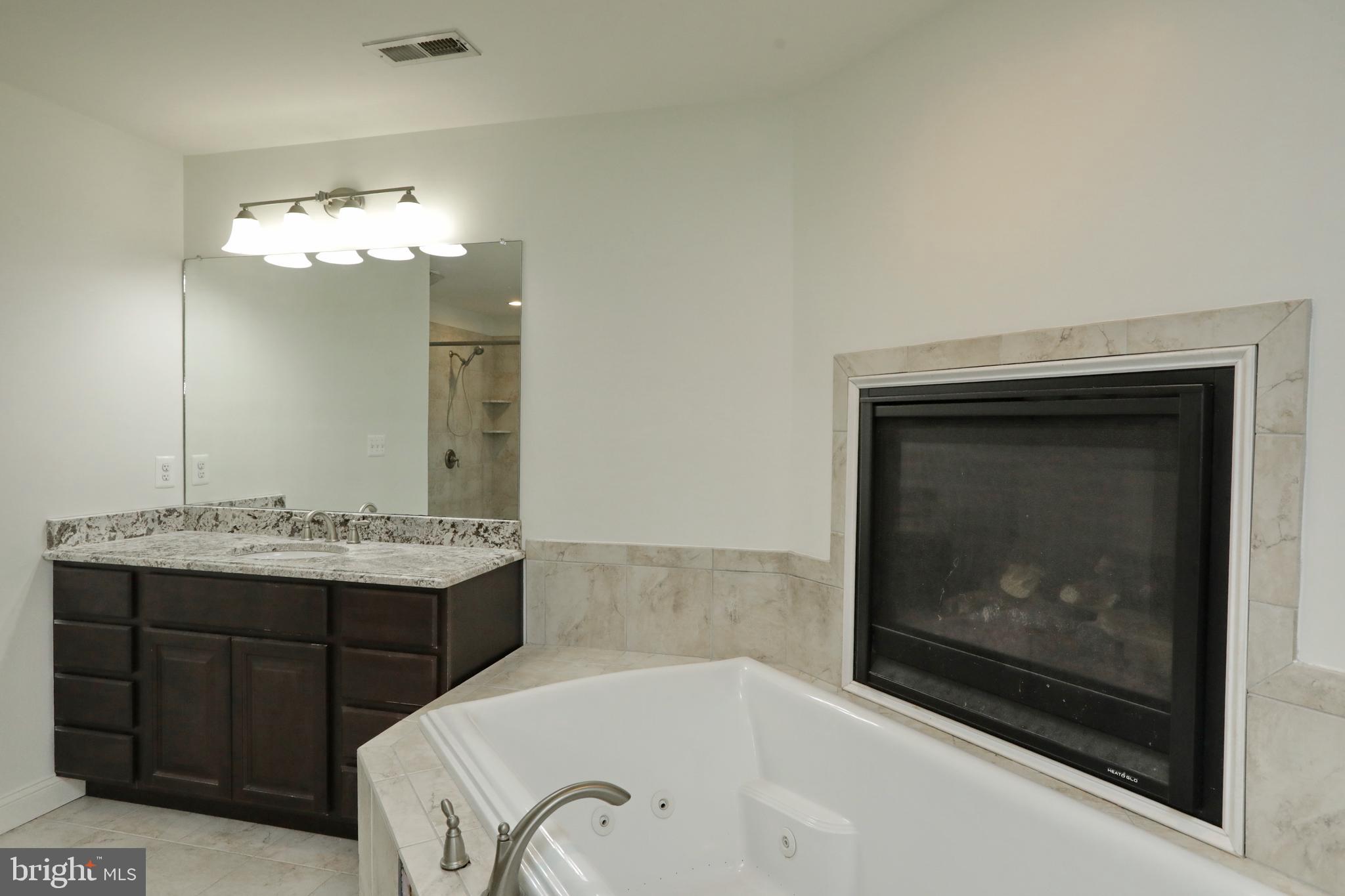 BRIDGELEIGH FARMS - Residential