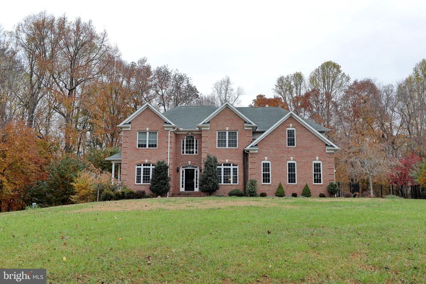 Beautiful 4200 Sq. Ft. home in Bridgeleigh Farms with inground pool, Professional photos coming soon!