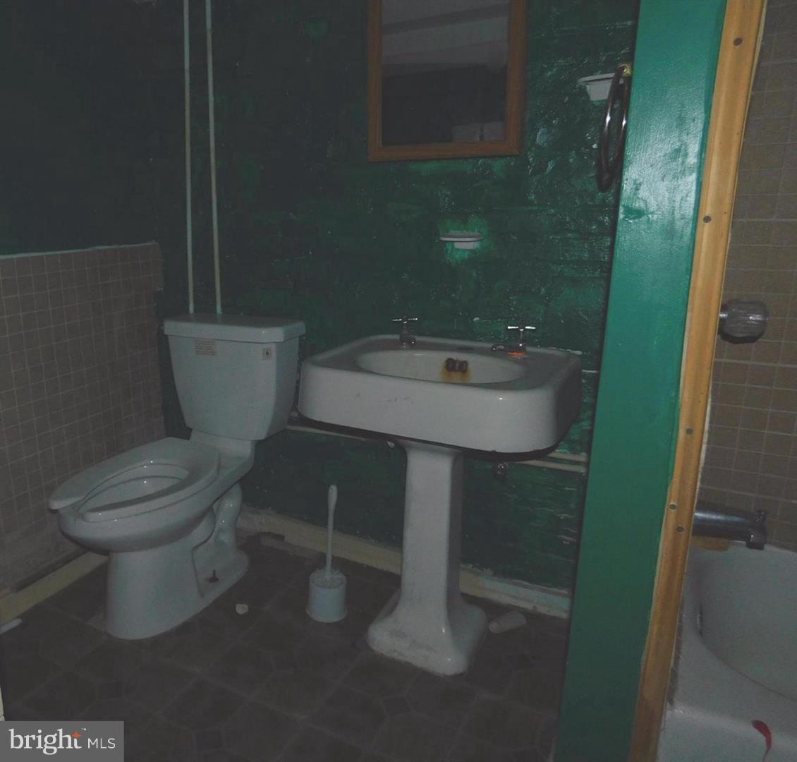 SHIPLEY HILL - Residential Lease