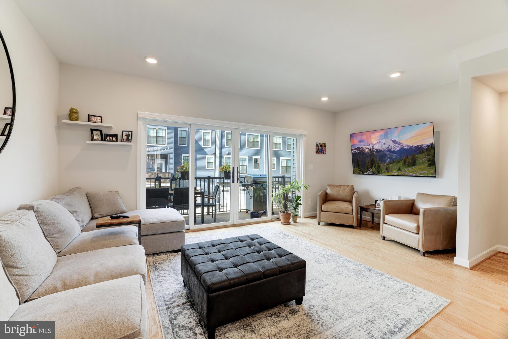 ENCLAVE AT FAIR LAKES - Residential Lease