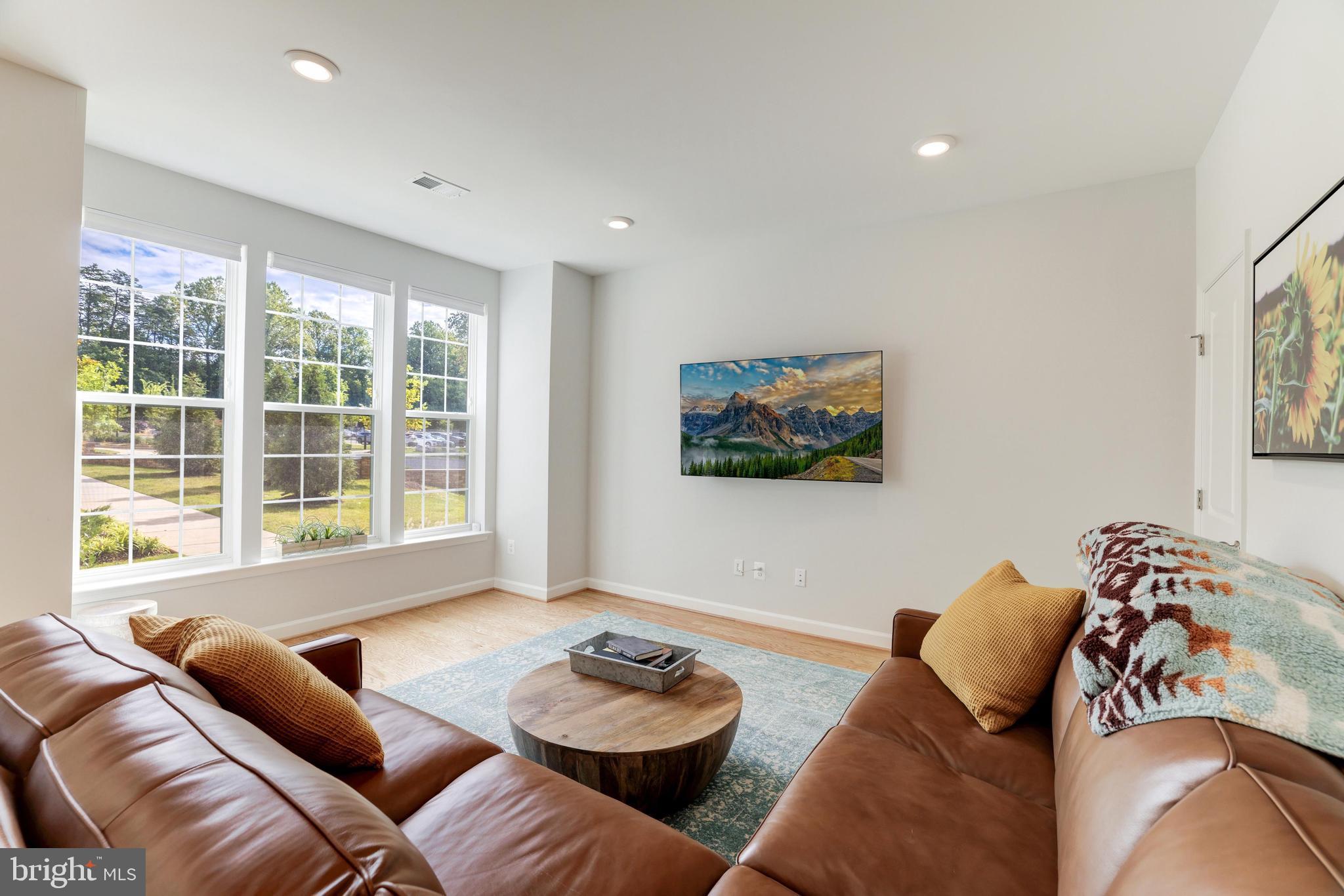 ENCLAVE AT FAIR LAKES - Residential Lease