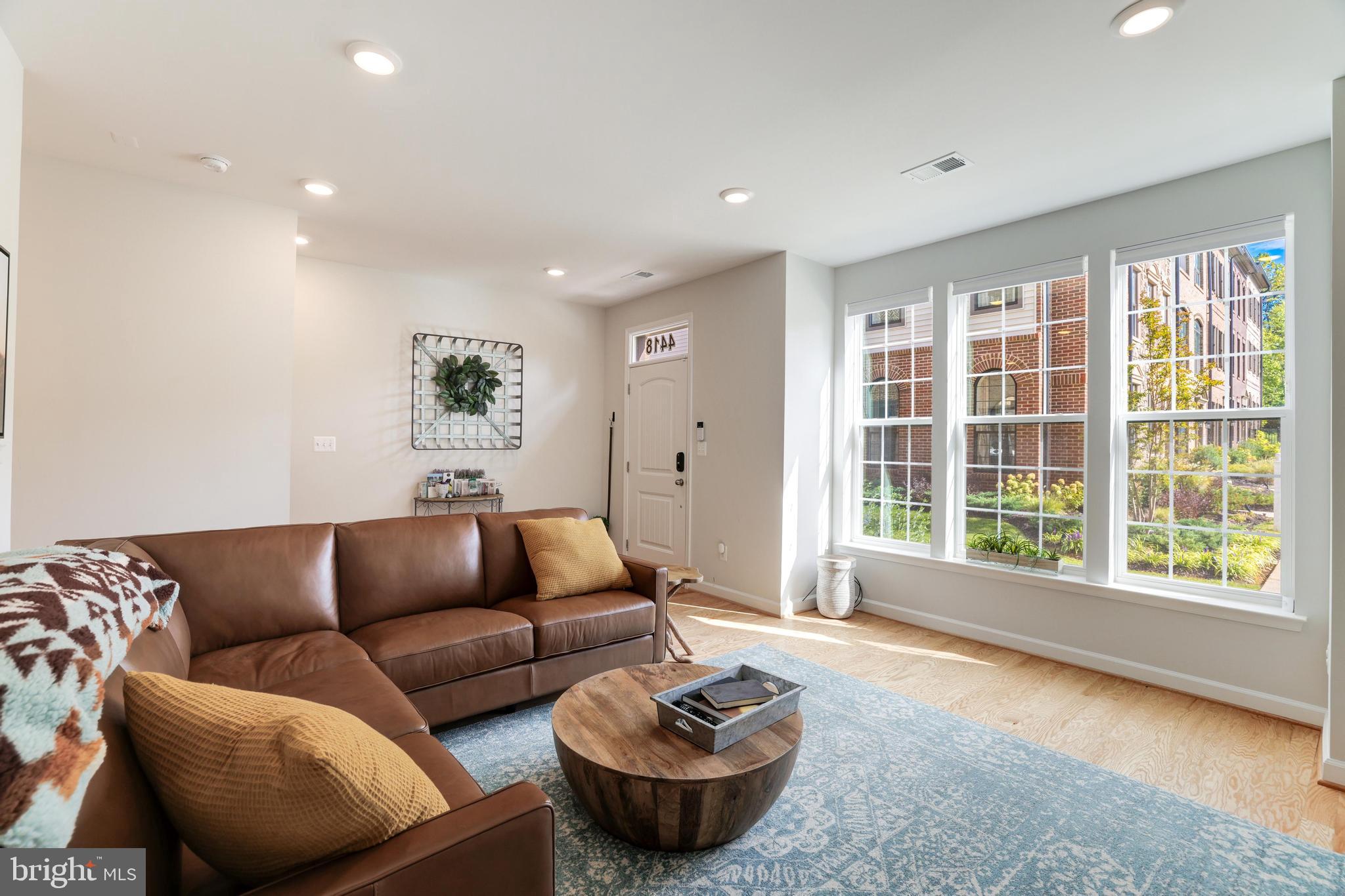 ENCLAVE AT FAIR LAKES - Residential Lease