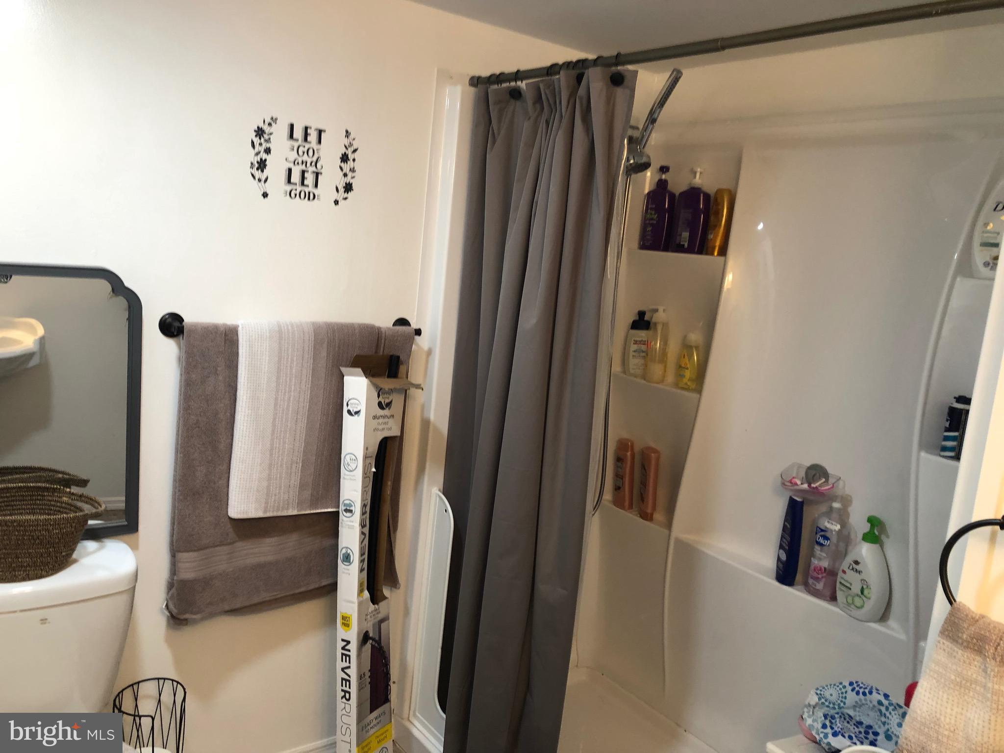 1976 N EAST AVENUE 37